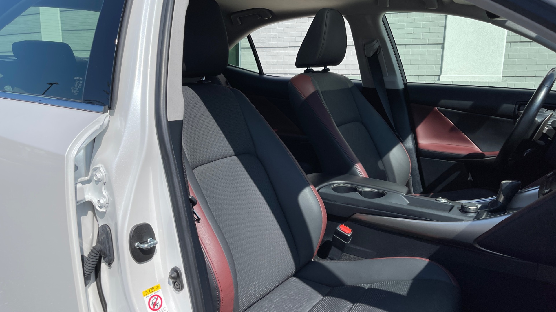 Used 2018 Lexus IS 300 / 2.0L TURBO / 8-SPD AUTO / SUNROOF / REARVIEW for sale Sold at Formula Imports in Charlotte NC 28227 64