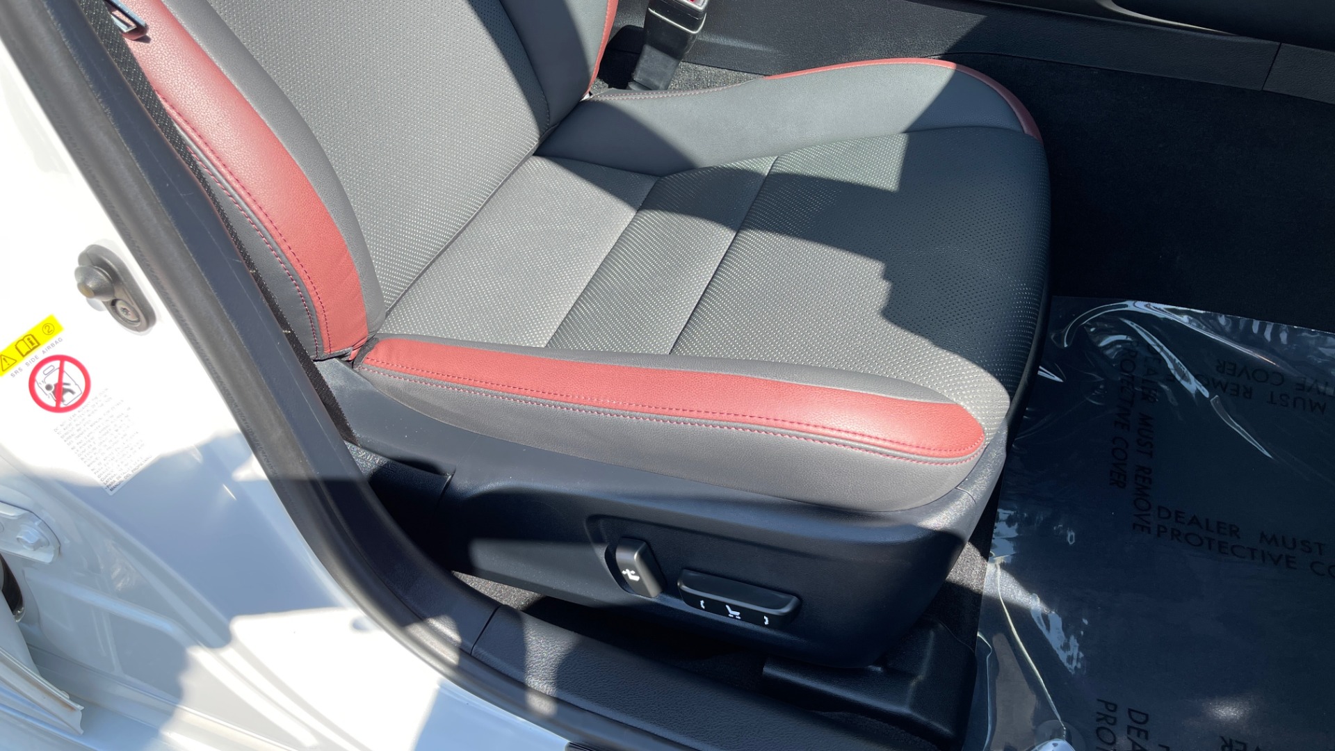 Used 2018 Lexus IS 300 / 2.0L TURBO / 8-SPD AUTO / SUNROOF / REARVIEW for sale Sold at Formula Imports in Charlotte NC 28227 65