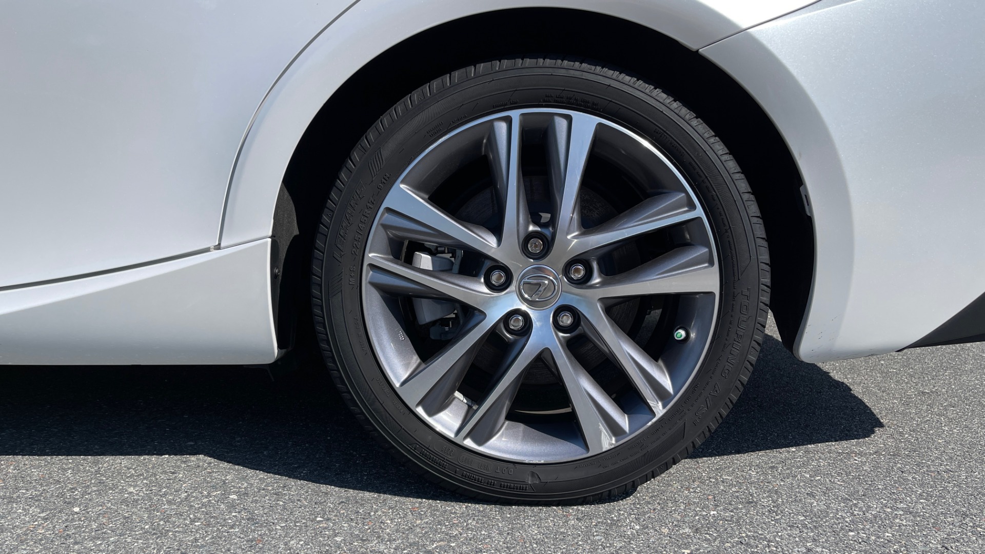 Used 2018 Lexus IS 300 / 2.0L TURBO / 8-SPD AUTO / SUNROOF / REARVIEW for sale Sold at Formula Imports in Charlotte NC 28227 67