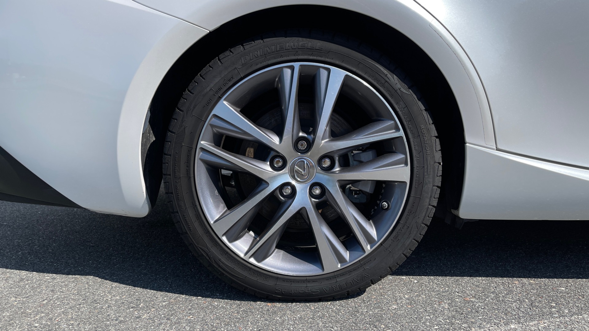 Used 2018 Lexus IS 300 / 2.0L TURBO / 8-SPD AUTO / SUNROOF / REARVIEW for sale Sold at Formula Imports in Charlotte NC 28227 68