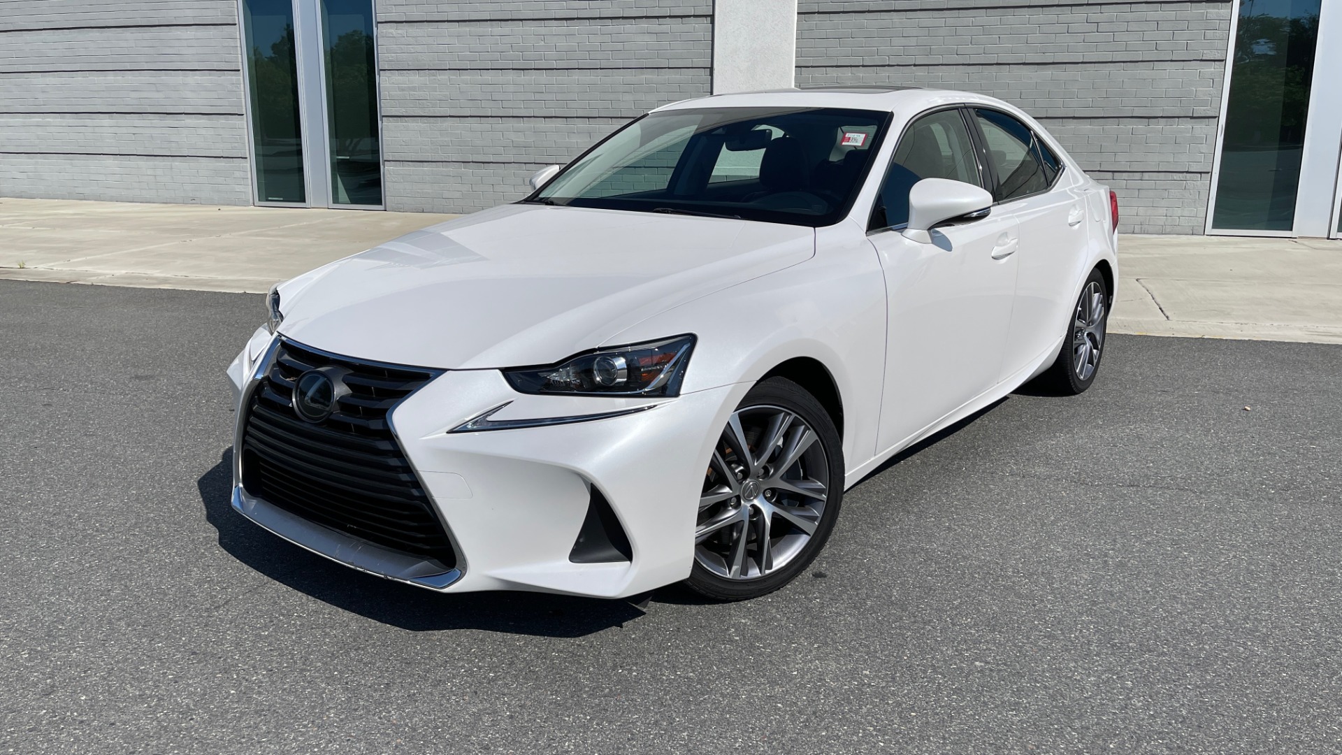 Used 2018 Lexus IS 300 / 2.0L TURBO / 8-SPD AUTO / SUNROOF / REARVIEW for sale Sold at Formula Imports in Charlotte NC 28227 1