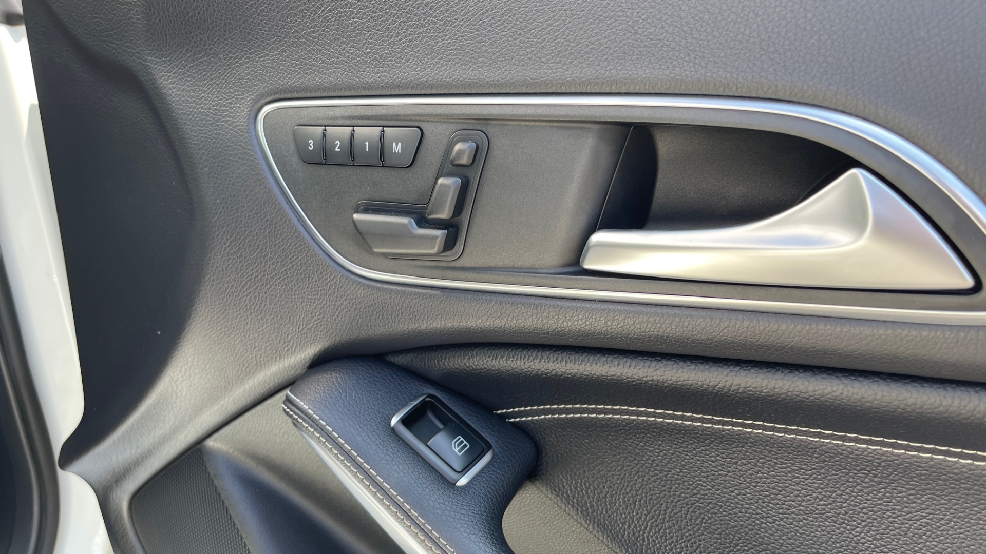 Used 2014 Mercedes-Benz CLA-Class 250 PREMIUM / NAV / MULTIMEDIA PKG / PANO-ROOF / REARVIEW for sale Sold at Formula Imports in Charlotte NC 28227 56