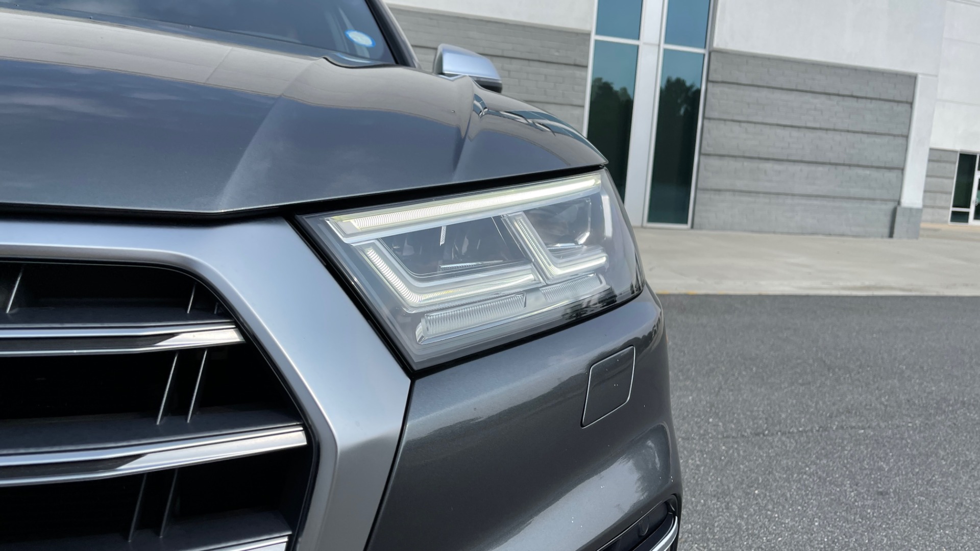 Used 2018 Audi SQ5 PREMIUM PLUS / S-SPORT / NAV / B&O SND / SUNROOF / REARVIEW for sale Sold at Formula Imports in Charlotte NC 28227 13