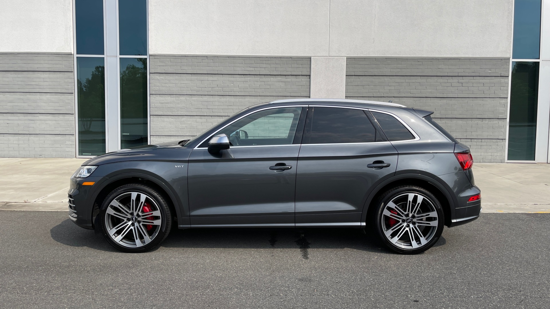 Used 2018 Audi SQ5 PREMIUM PLUS / S-SPORT / NAV / B&O SND / SUNROOF / REARVIEW for sale Sold at Formula Imports in Charlotte NC 28227 4