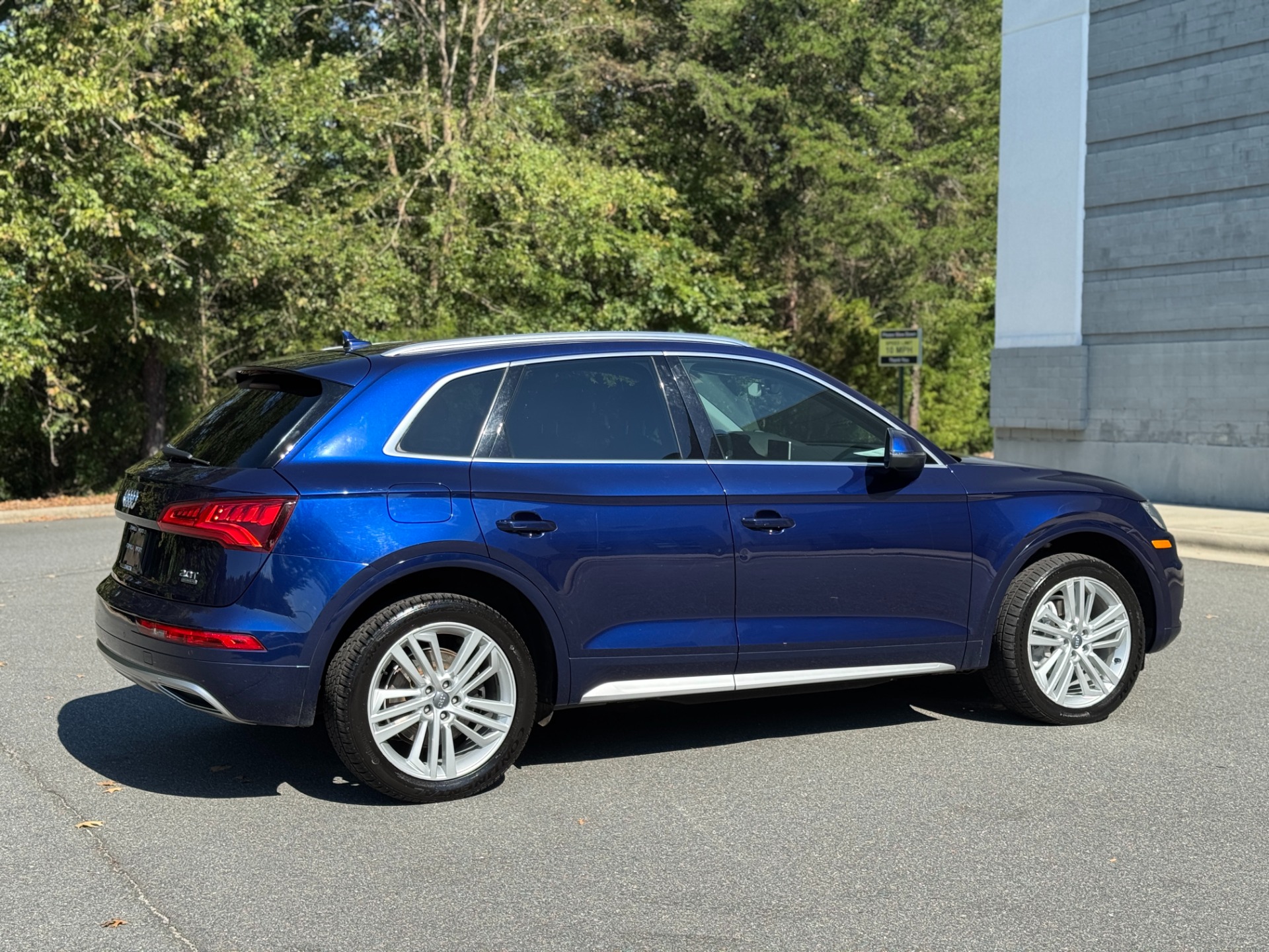Used 2018 Audi Q5 PREMIUM PLUS / NAV / PANO-ROOF / PARK SYSTEM / REARVIEW for sale Sold at Formula Imports in Charlotte NC 28227 13