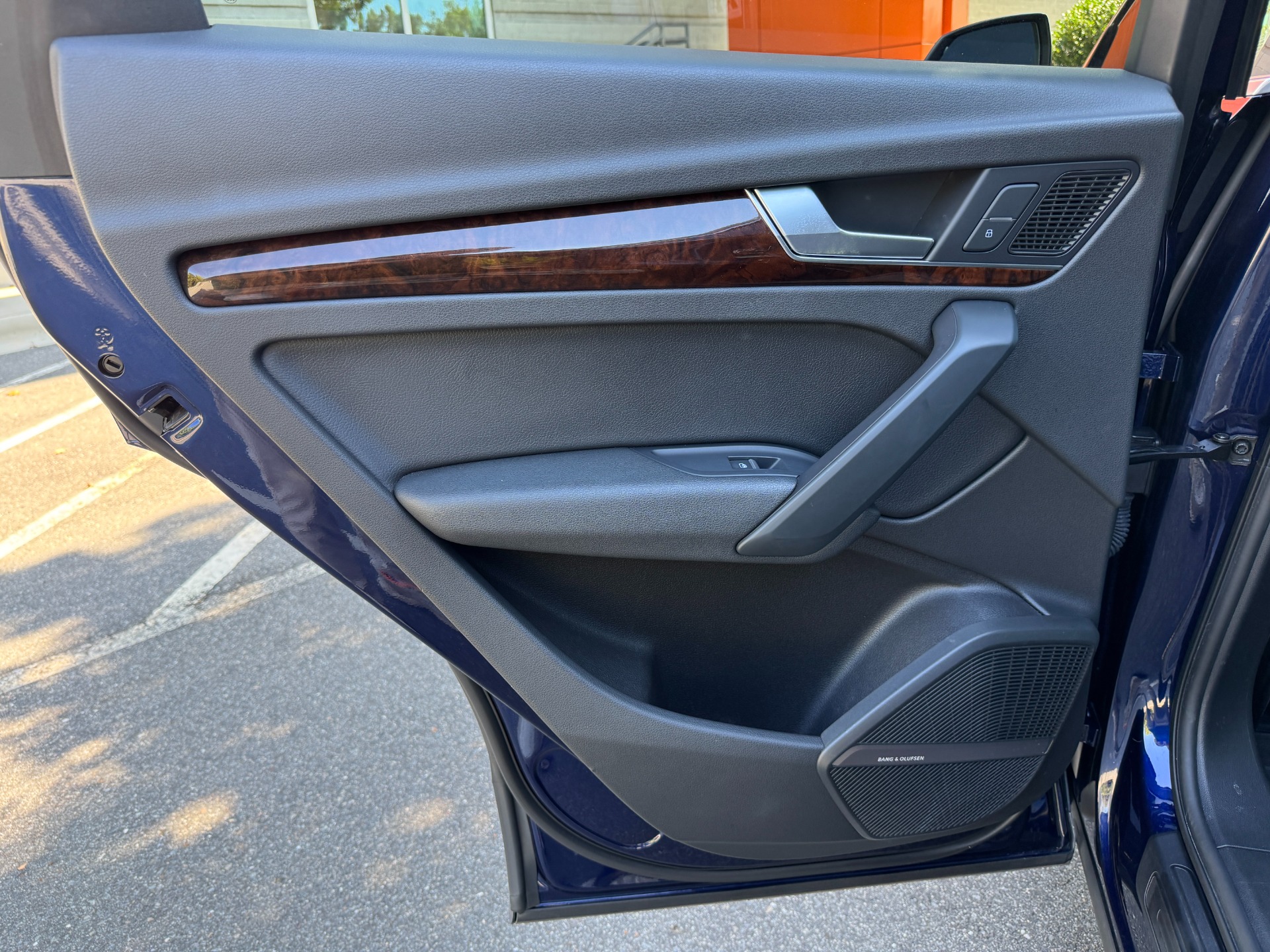 Used 2018 Audi Q5 PREMIUM PLUS / NAV / PANO-ROOF / PARK SYSTEM / REARVIEW for sale Sold at Formula Imports in Charlotte NC 28227 34