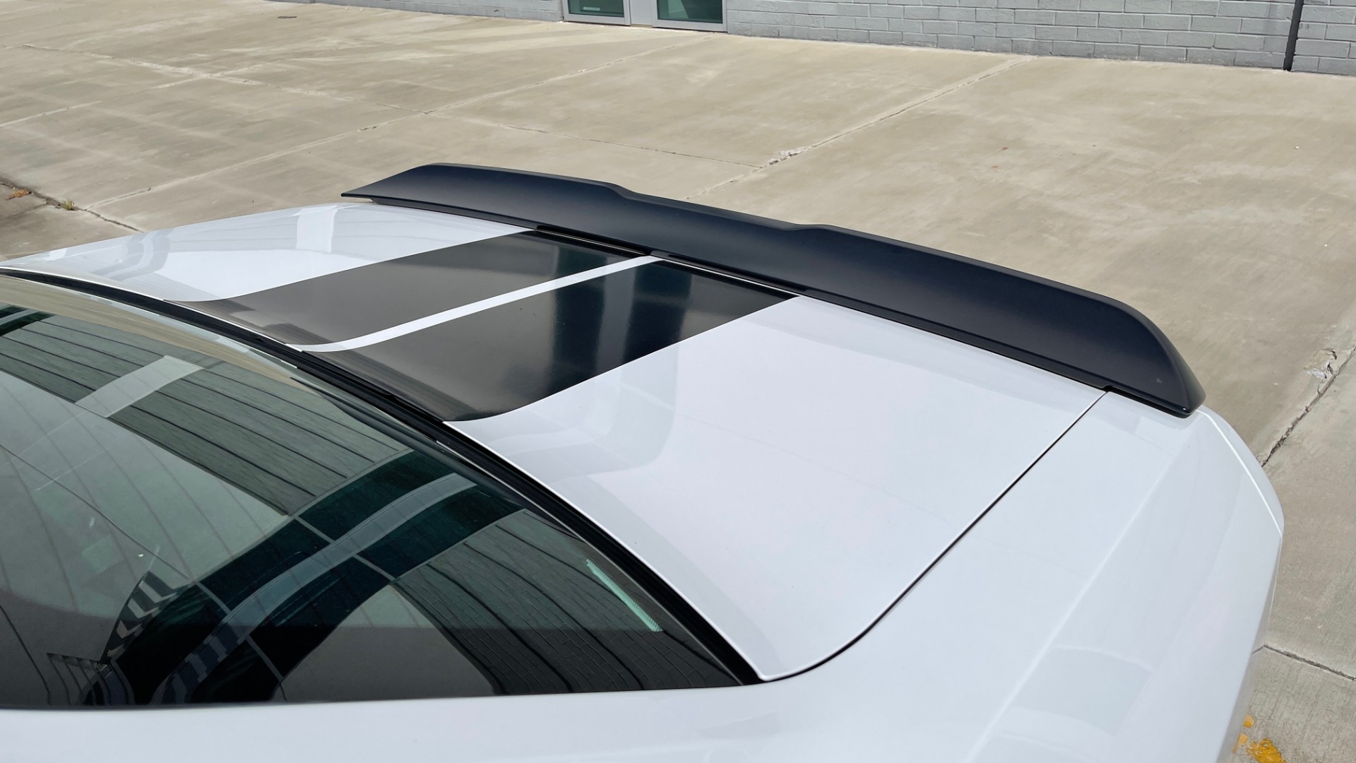 Used 2018 Dodge CHALLENGER SXT COUPE / BLACKTOP PKG / 3.6L V6 / 8-SPD AUTO / REARVIEW for sale Sold at Formula Imports in Charlotte NC 28227 19