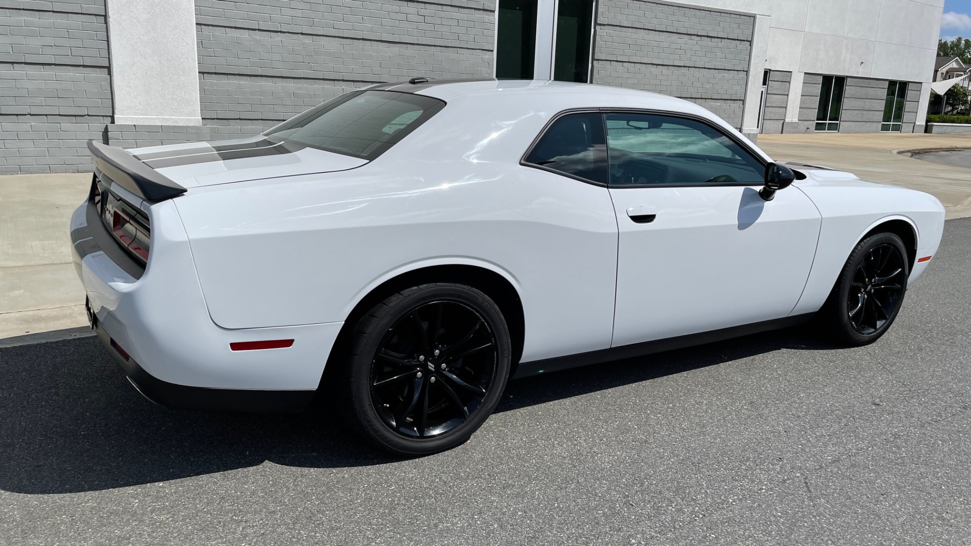 Used 2018 Dodge CHALLENGER SXT COUPE / BLACKTOP PKG / 3.6L V6 / 8-SPD AUTO / REARVIEW for sale Sold at Formula Imports in Charlotte NC 28227 2