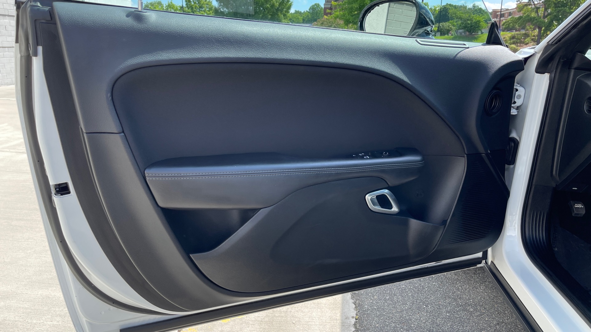 Used 2018 Dodge CHALLENGER SXT COUPE / BLACKTOP PKG / 3.6L V6 / 8-SPD AUTO / REARVIEW for sale Sold at Formula Imports in Charlotte NC 28227 26