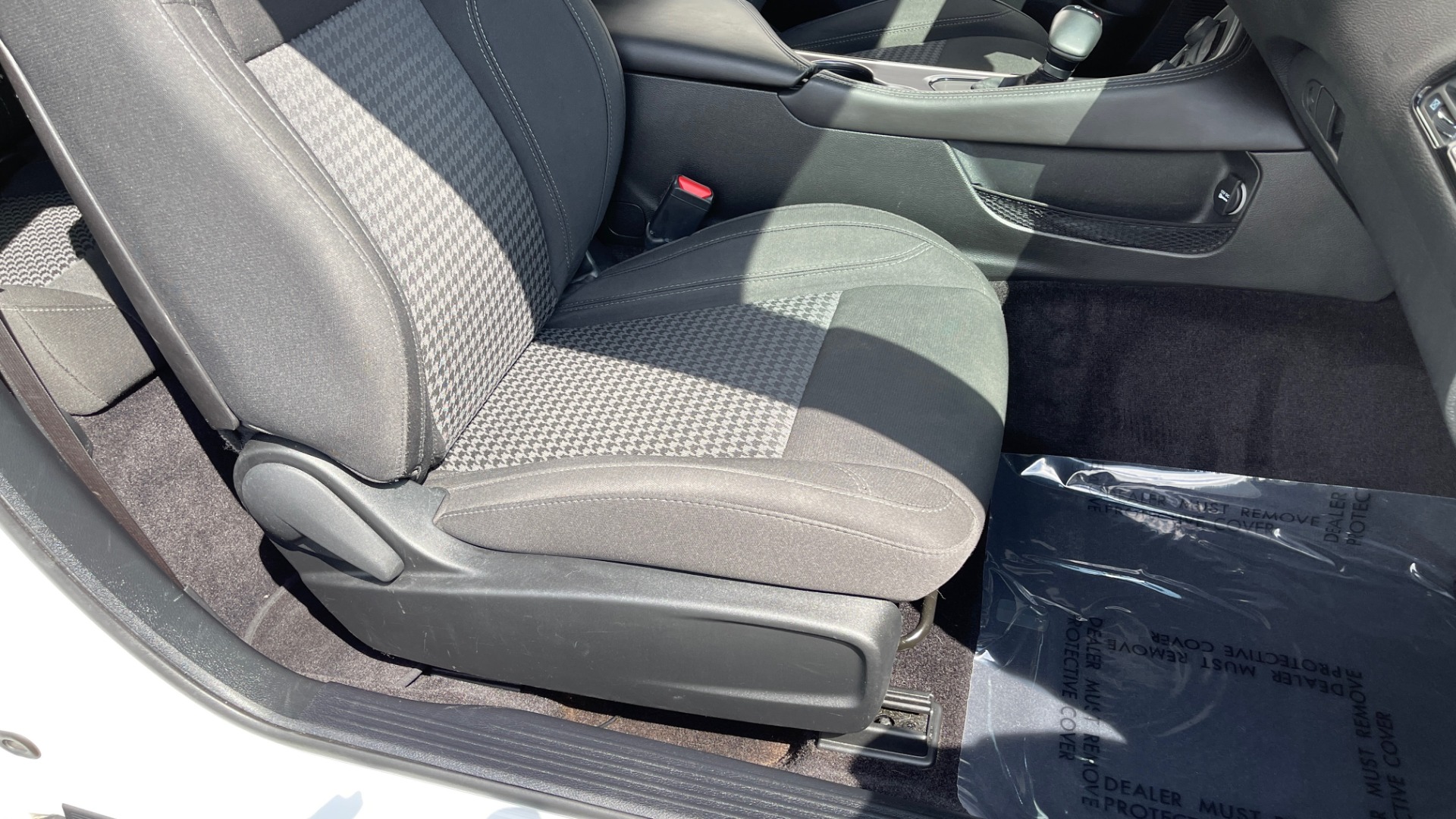 Used 2018 Dodge CHALLENGER SXT COUPE / BLACKTOP PKG / 3.6L V6 / 8-SPD AUTO / REARVIEW for sale Sold at Formula Imports in Charlotte NC 28227 55