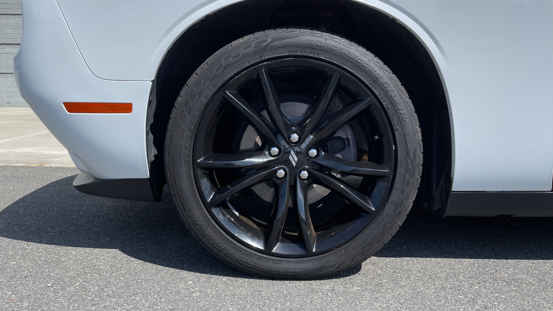 Used 2018 Dodge CHALLENGER SXT COUPE / BLACKTOP PKG / 3.6L V6 / 8-SPD AUTO / REARVIEW for sale Sold at Formula Imports in Charlotte NC 28227 57