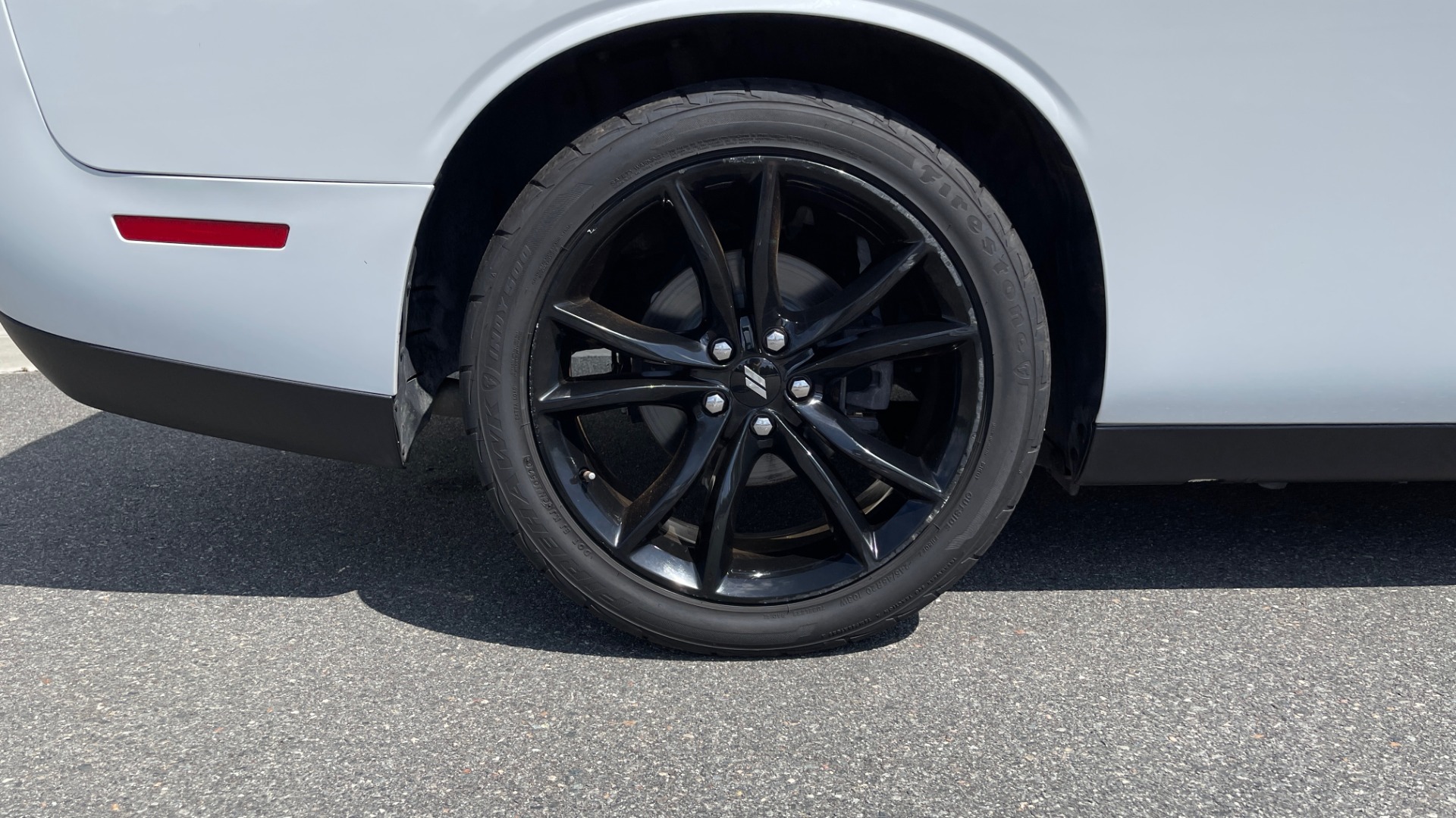 Used 2018 Dodge CHALLENGER SXT COUPE / BLACKTOP PKG / 3.6L V6 / 8-SPD AUTO / REARVIEW for sale Sold at Formula Imports in Charlotte NC 28227 59