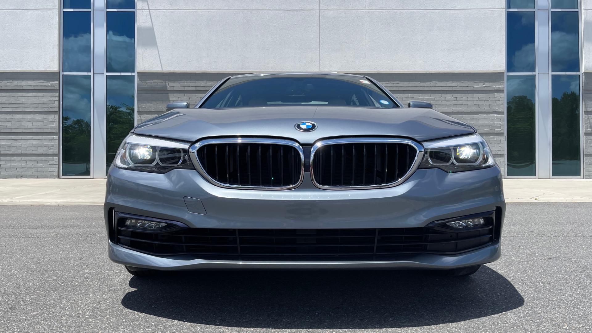 Used 2017 BMW 5 SERIES 530I PREMIUM / WIFI / NAV / SUNROOF / AUTO CLIMATE CONTROL for sale Sold at Formula Imports in Charlotte NC 28227 13