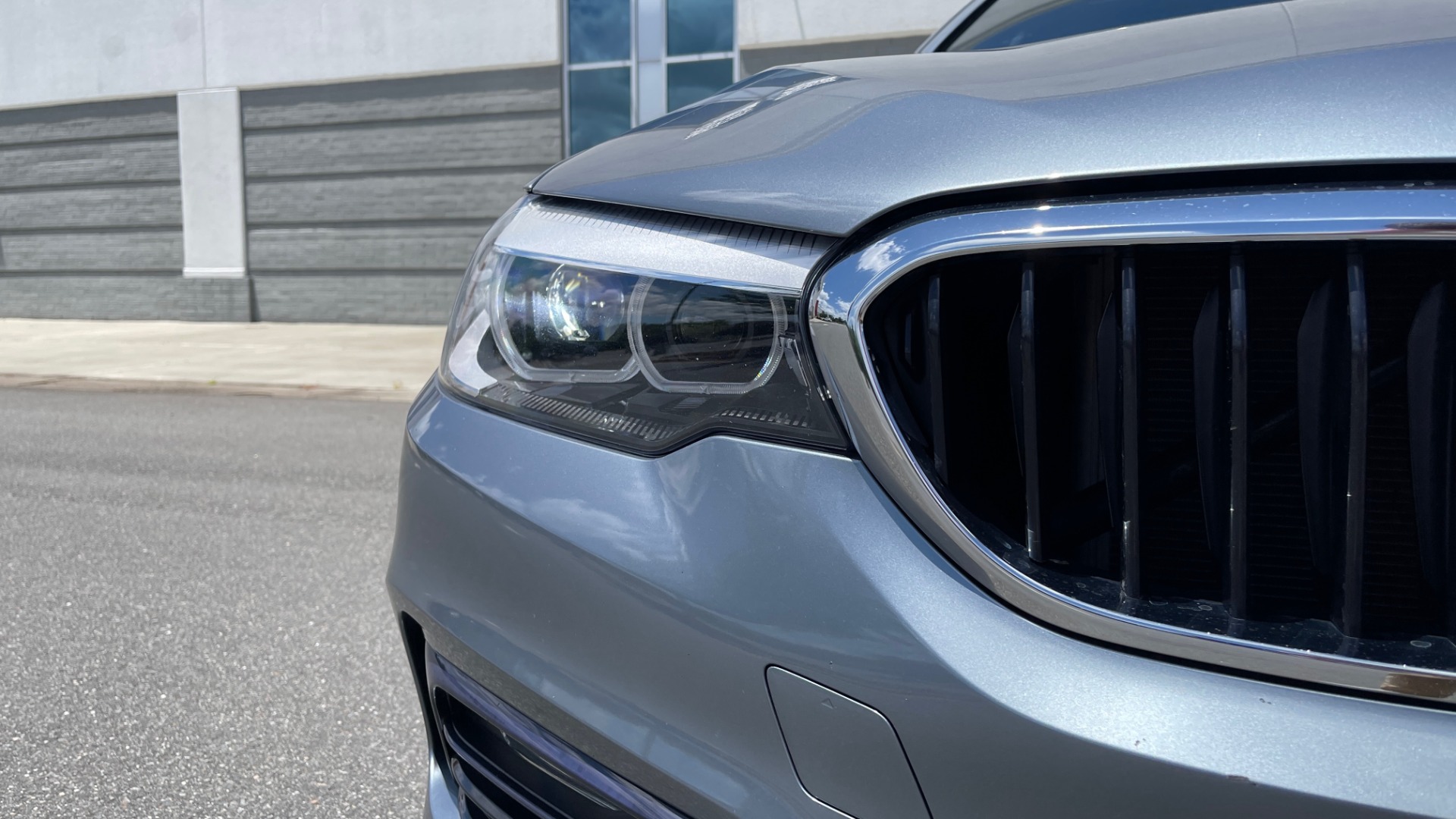 Used 2017 BMW 5 SERIES 530I PREMIUM / WIFI / NAV / SUNROOF / AUTO CLIMATE CONTROL for sale Sold at Formula Imports in Charlotte NC 28227 14