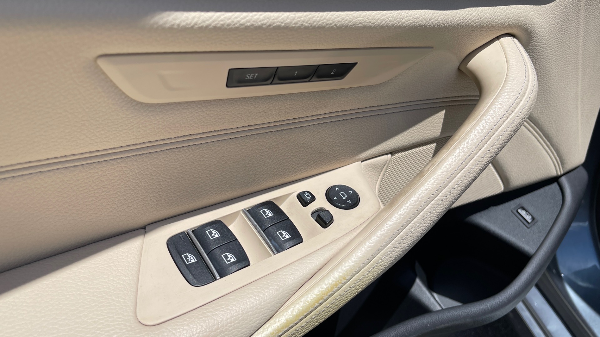 Used 2017 BMW 5 SERIES 530I PREMIUM / WIFI / NAV / SUNROOF / AUTO CLIMATE CONTROL for sale Sold at Formula Imports in Charlotte NC 28227 26