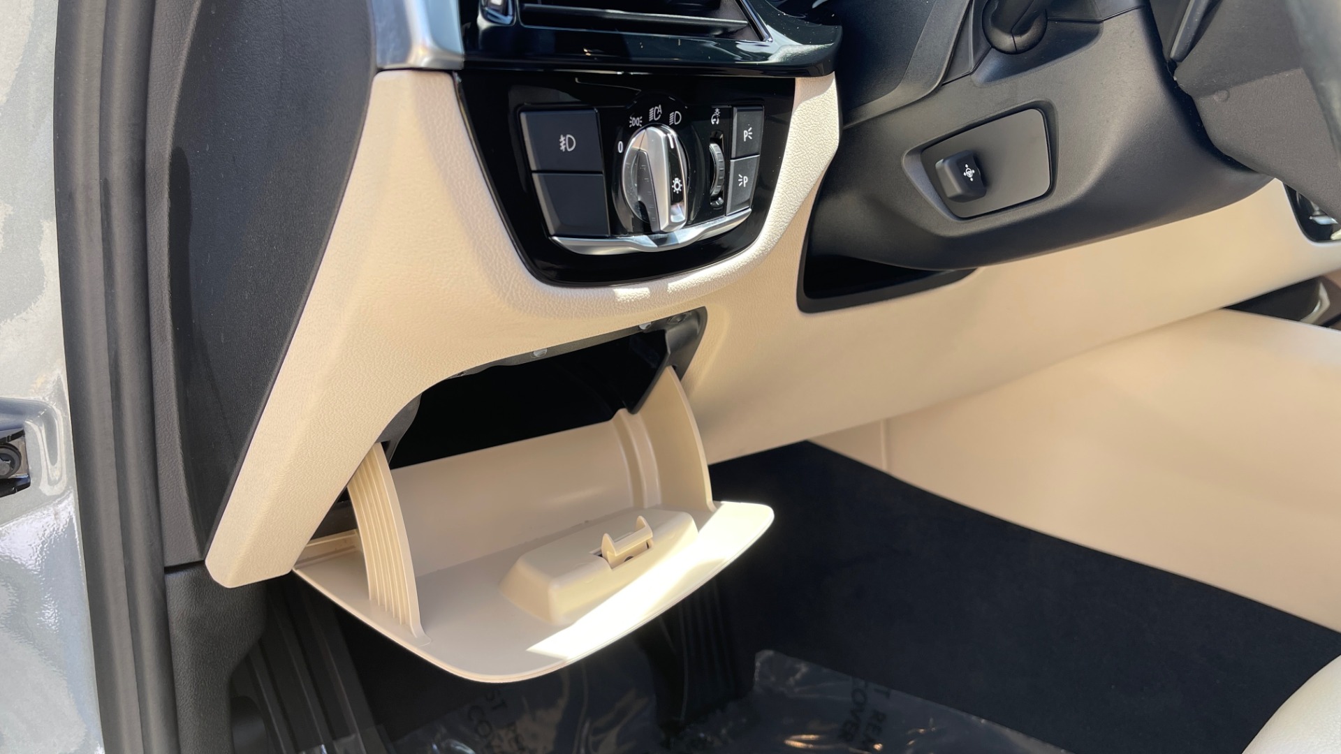 Used 2017 BMW 5 SERIES 530I PREMIUM / WIFI / NAV / SUNROOF / AUTO CLIMATE CONTROL for sale Sold at Formula Imports in Charlotte NC 28227 31