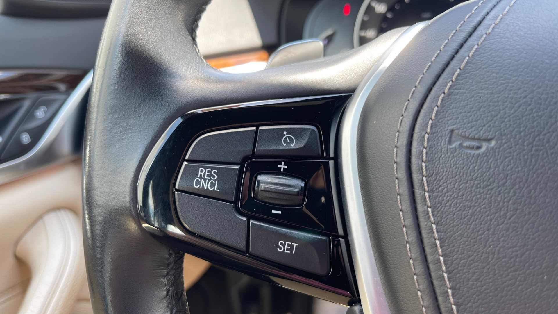 Used 2017 BMW 5 SERIES 530I PREMIUM / WIFI / NAV / SUNROOF / AUTO CLIMATE CONTROL for sale Sold at Formula Imports in Charlotte NC 28227 38