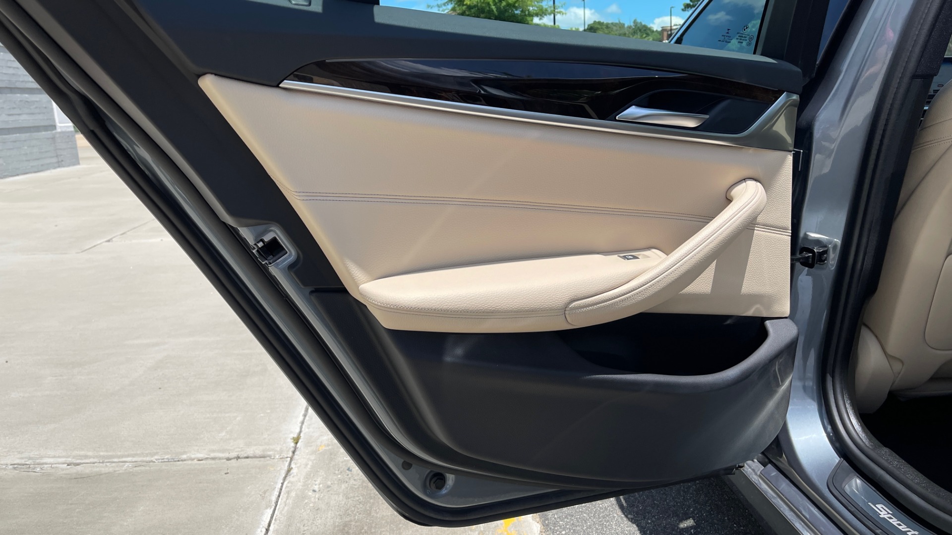 Used 2017 BMW 5 SERIES 530I PREMIUM / WIFI / NAV / SUNROOF / AUTO CLIMATE CONTROL for sale Sold at Formula Imports in Charlotte NC 28227 51
