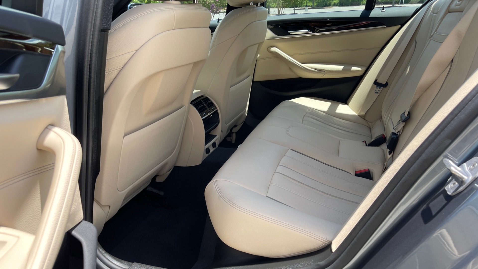 Used 2017 BMW 5 SERIES 530I PREMIUM / WIFI / NAV / SUNROOF / AUTO CLIMATE CONTROL for sale Sold at Formula Imports in Charlotte NC 28227 53