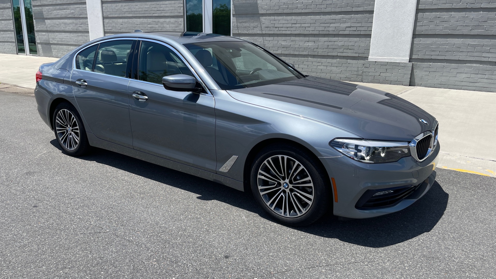 Used 2017 BMW 5 SERIES 530I PREMIUM / WIFI / NAV / SUNROOF / AUTO CLIMATE CONTROL for sale Sold at Formula Imports in Charlotte NC 28227 6