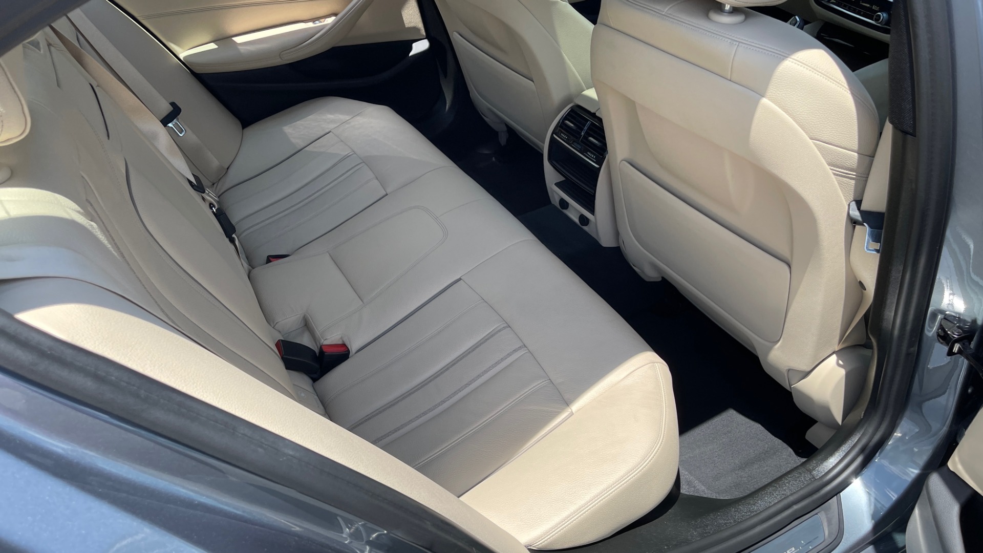 Used 2017 BMW 5 SERIES 530I PREMIUM / WIFI / NAV / SUNROOF / AUTO CLIMATE CONTROL for sale Sold at Formula Imports in Charlotte NC 28227 60