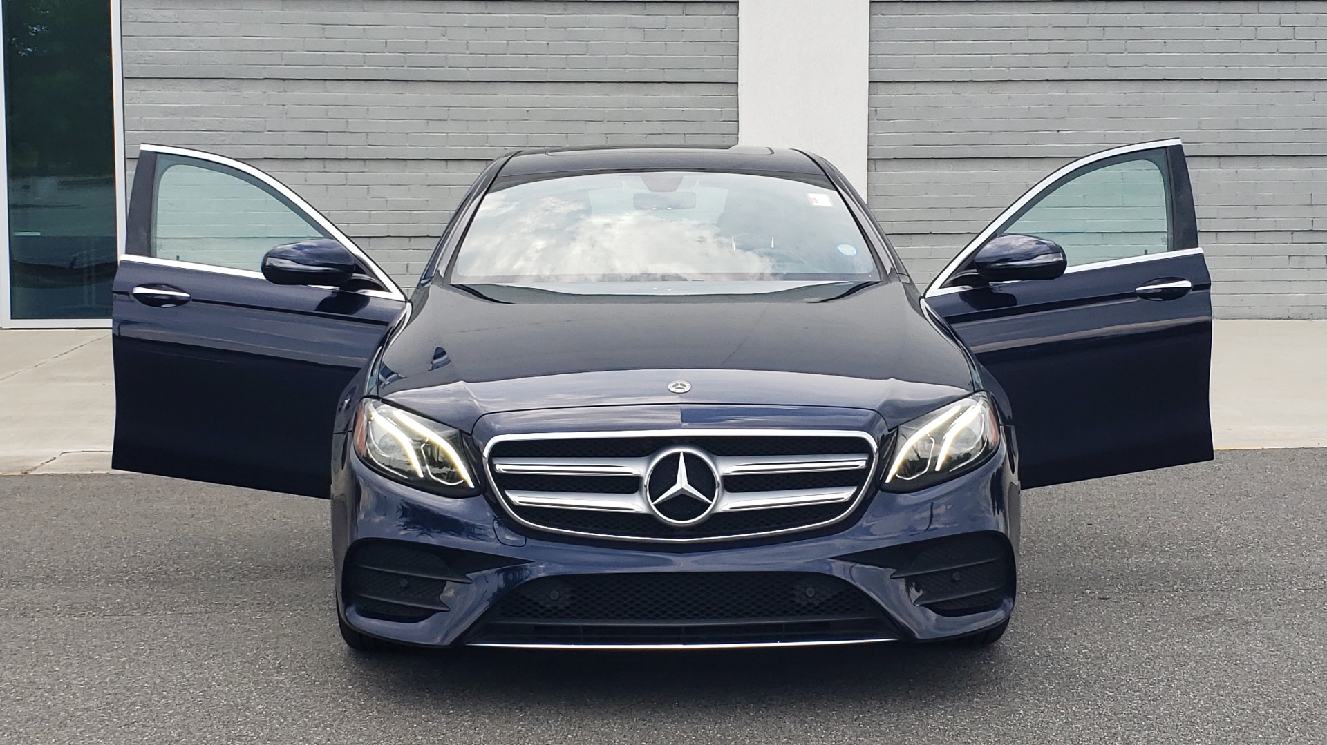 Used 2018 Mercedes-Benz E-CLASS E 300 PREMIUM / AMG LINE / PARK ASST / BURMESTER / SUNROOF / REARVIEW for sale Sold at Formula Imports in Charlotte NC 28227 21