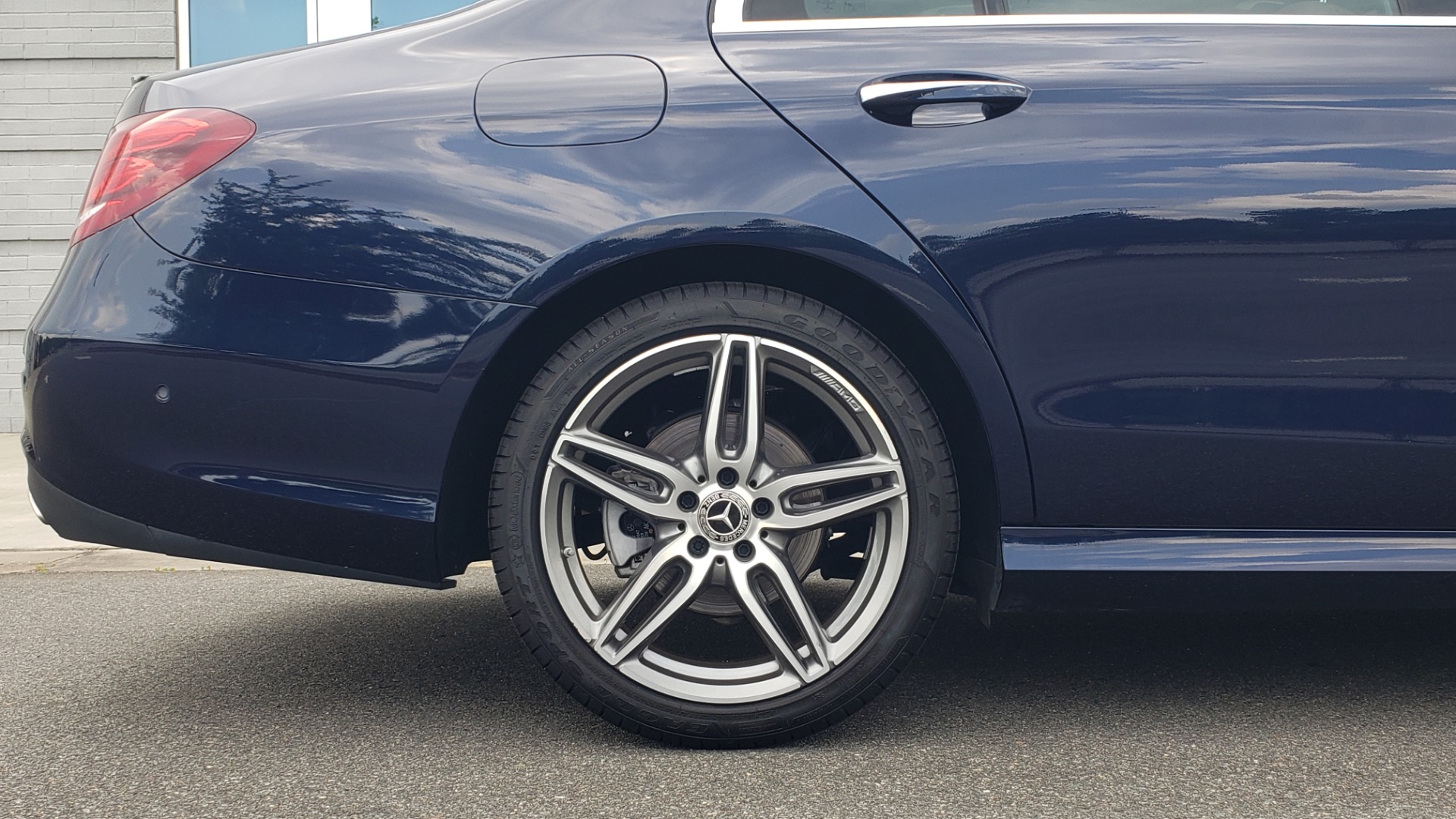 Used 2018 Mercedes-Benz E-CLASS E 300 PREMIUM / AMG LINE / PARK ASST / BURMESTER / SUNROOF / REARVIEW for sale Sold at Formula Imports in Charlotte NC 28227 82