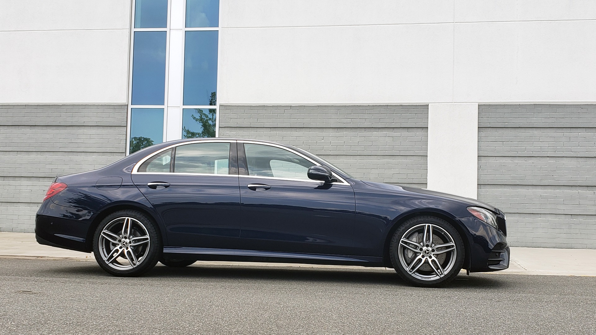 Used 2018 Mercedes-Benz E-CLASS E 300 PREMIUM / AMG LINE / PARK ASST / BURMESTER / SUNROOF / REARVIEW for sale Sold at Formula Imports in Charlotte NC 28227 9