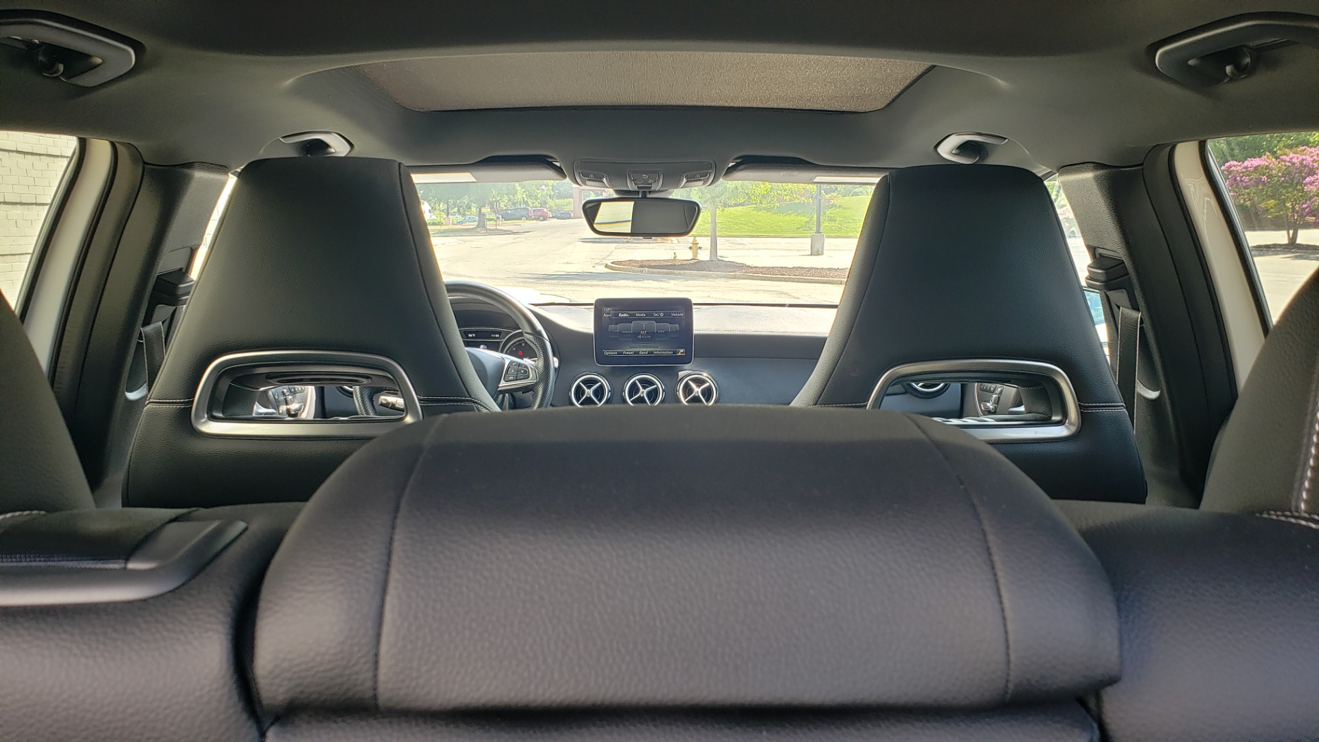 Used 2018 Mercedes-Benz GLA 250 / ICE EDITION / 2.0L / 7-SPD AUTO / SUNROOF / REARVIEW for sale Sold at Formula Imports in Charlotte NC 28227 18