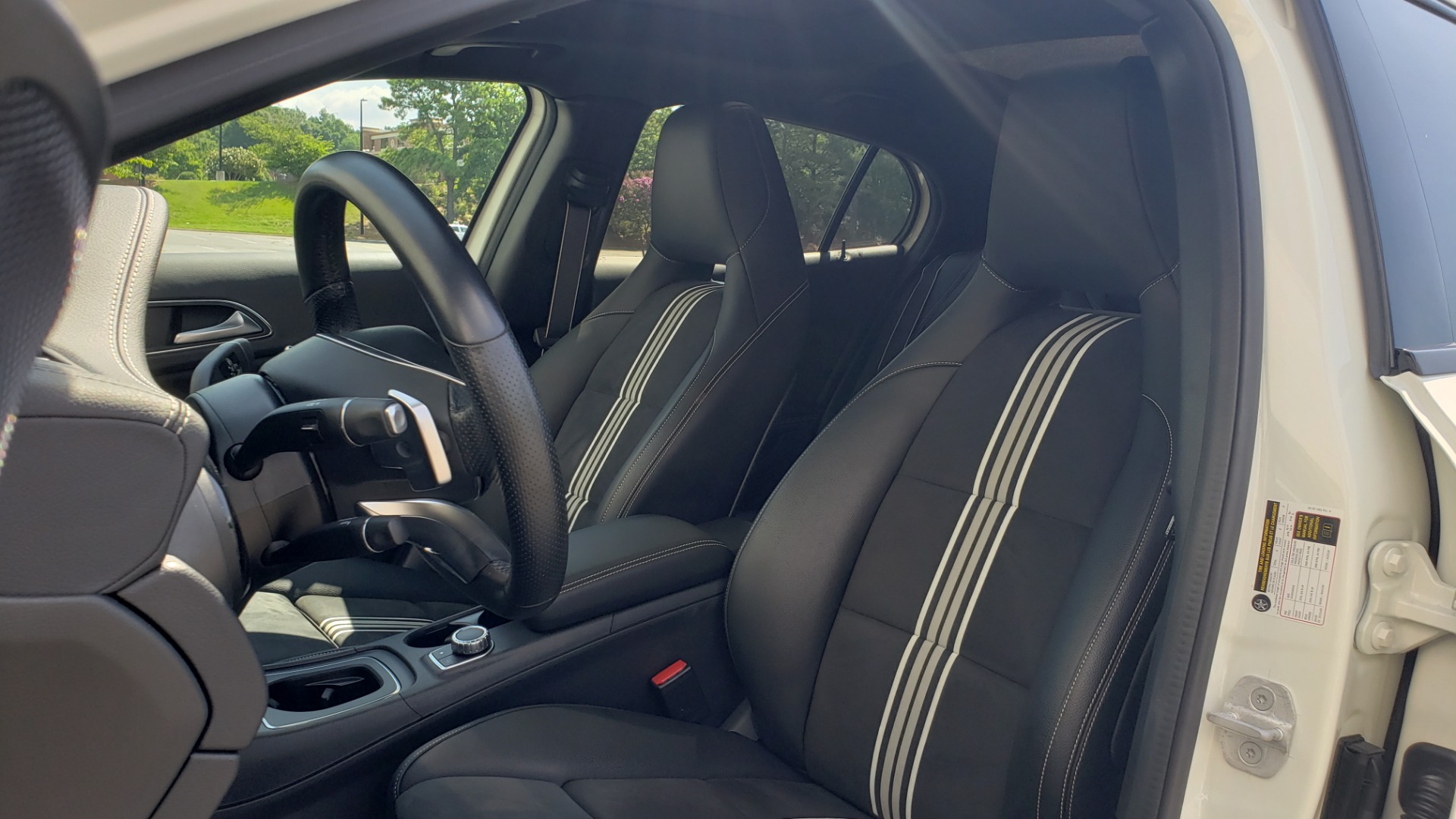 Used 2018 Mercedes-Benz GLA 250 / ICE EDITION / 2.0L / 7-SPD AUTO / SUNROOF / REARVIEW for sale Sold at Formula Imports in Charlotte NC 28227 31