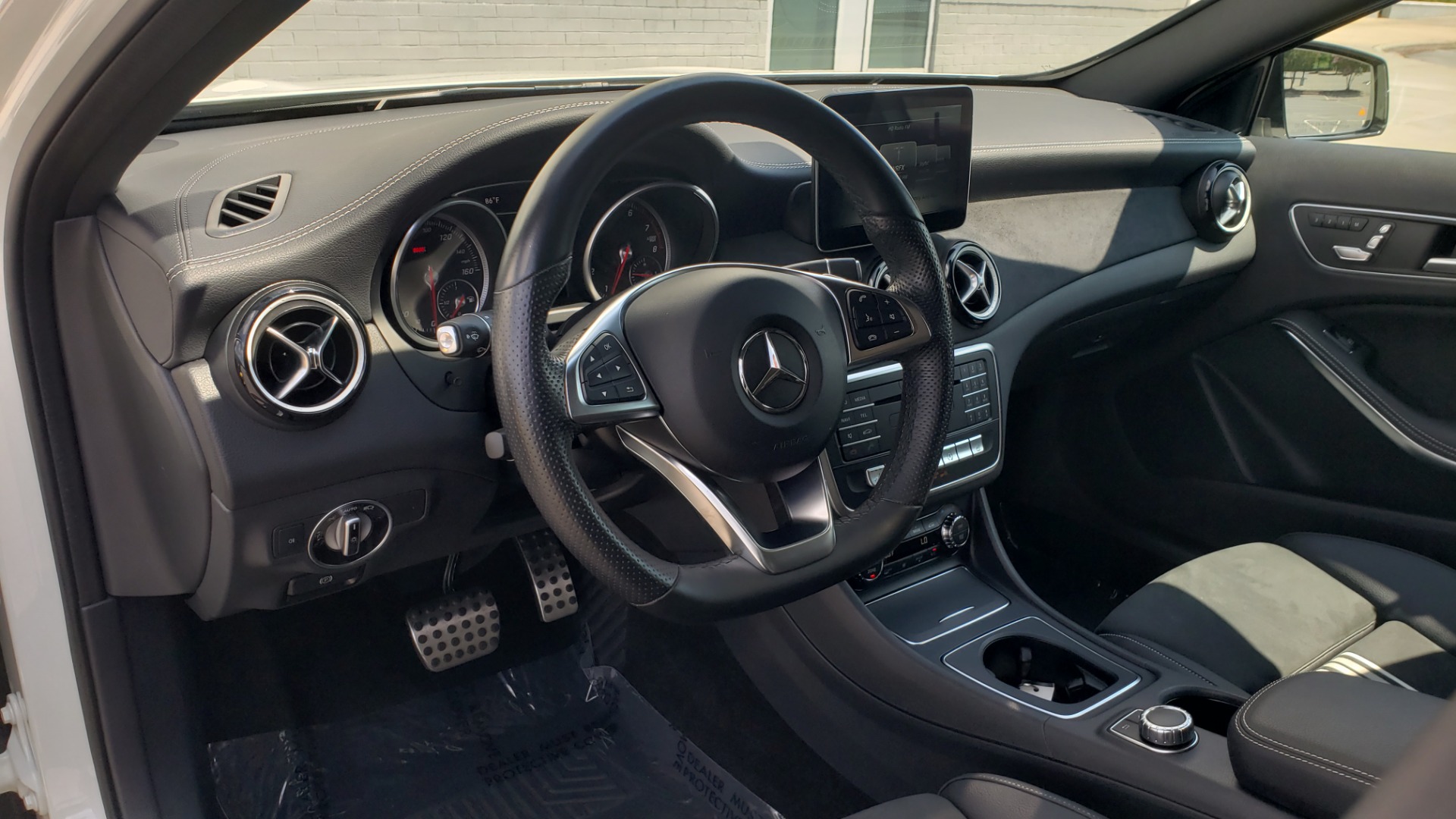 Used 2018 Mercedes-Benz GLA 250 / ICE EDITION / 2.0L / 7-SPD AUTO / SUNROOF / REARVIEW for sale Sold at Formula Imports in Charlotte NC 28227 33
