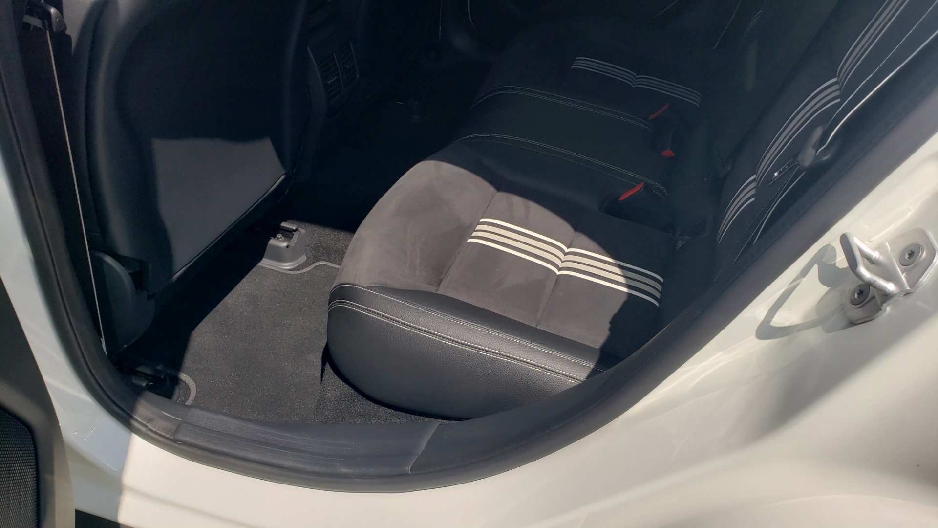 Used 2018 Mercedes-Benz GLA 250 / ICE EDITION / 2.0L / 7-SPD AUTO / SUNROOF / REARVIEW for sale Sold at Formula Imports in Charlotte NC 28227 57
