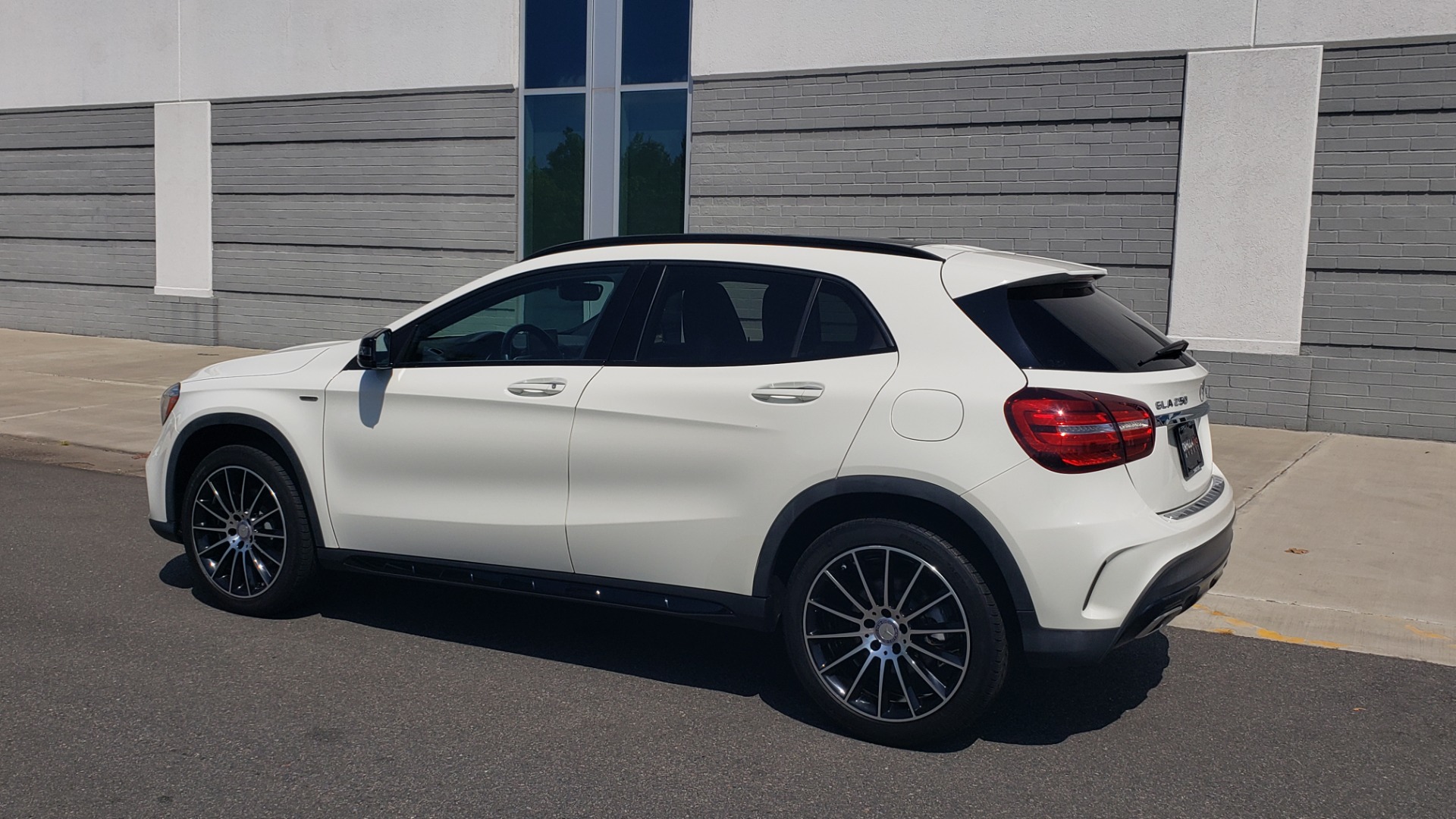 Used 2018 Mercedes-Benz GLA 250 / ICE EDITION / 2.0L / 7-SPD AUTO / SUNROOF / REARVIEW for sale Sold at Formula Imports in Charlotte NC 28227 6