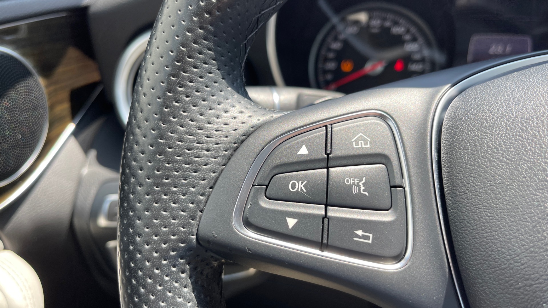 Used 2016 Mercedes-Benz C-CLASS C 300 / PREMIUM / NAV / PANO-ROOF / BSA / REARVIEW for sale Sold at Formula Imports in Charlotte NC 28227 37