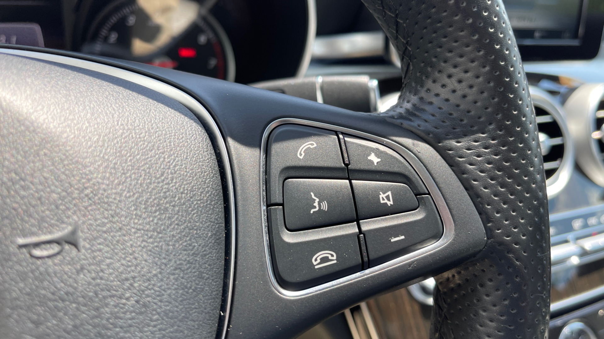 Used 2016 Mercedes-Benz C-CLASS C 300 / PREMIUM / NAV / PANO-ROOF / BSA / REARVIEW for sale Sold at Formula Imports in Charlotte NC 28227 38
