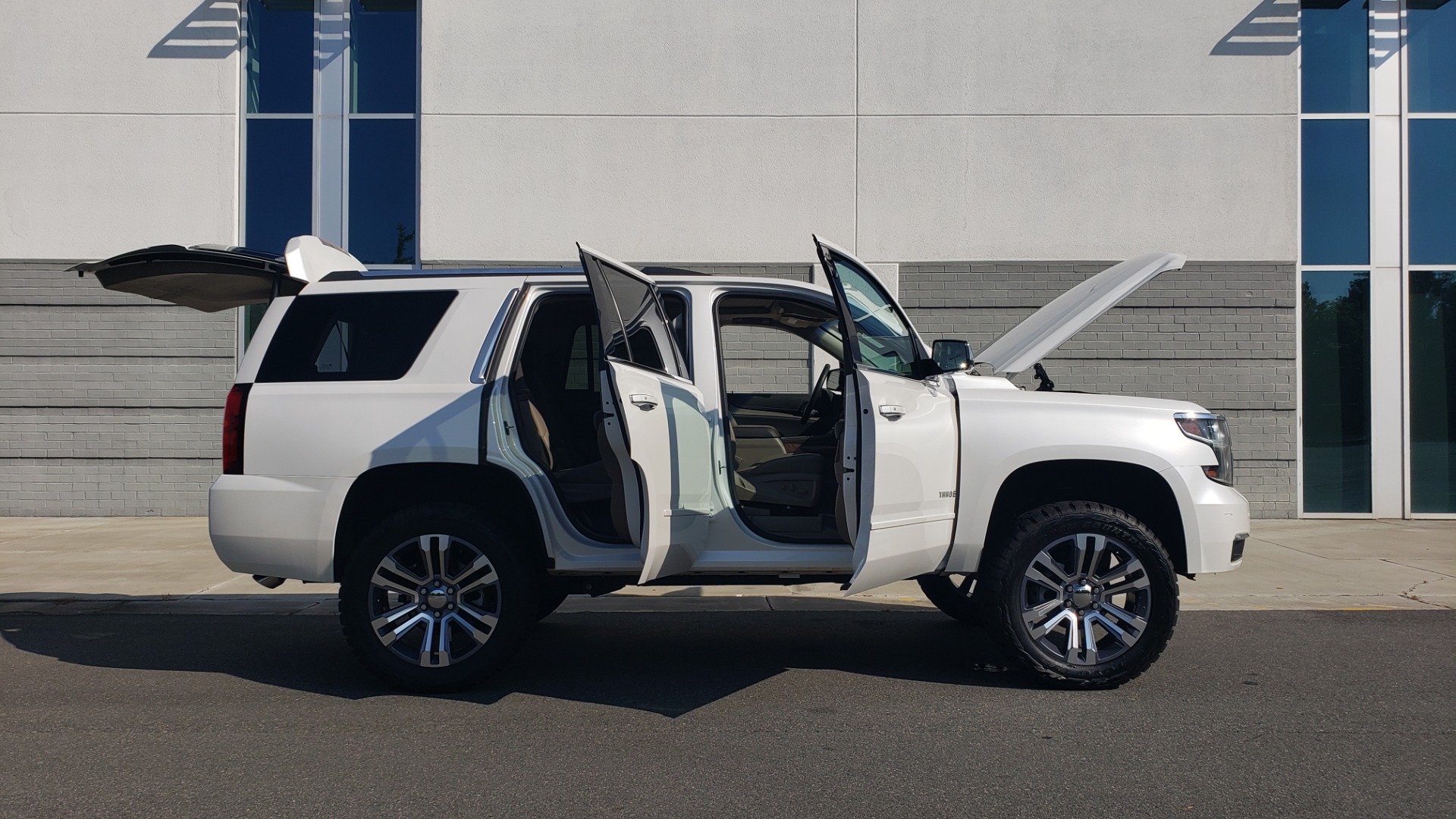 Used 2018 Chevrolet TAHOE PREMIER 4X4 / NAV / BOSE / SUNROOF / ENT SYS / 3-ROW / REARVIEW for sale Sold at Formula Imports in Charlotte NC 28227 11