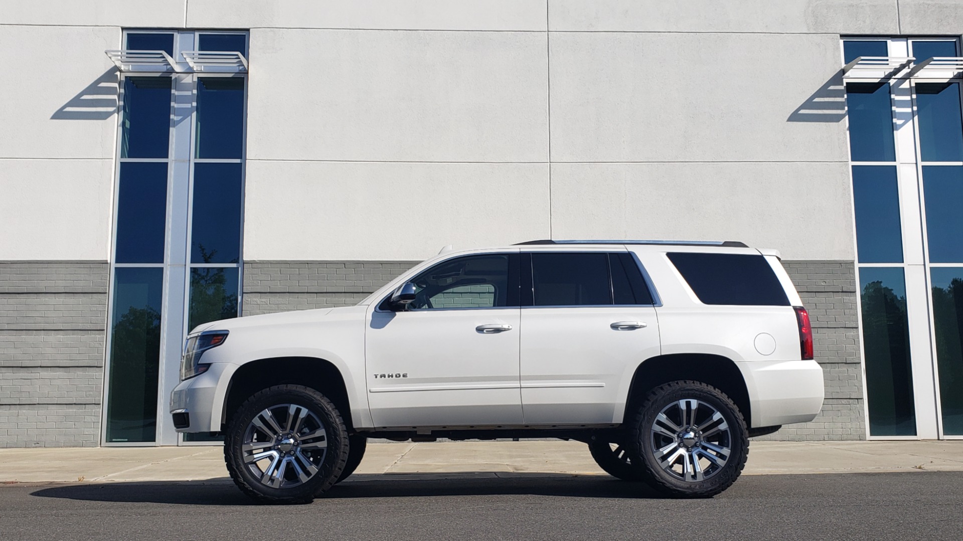 Used 2018 Chevrolet TAHOE PREMIER 4X4 / NAV / BOSE / SUNROOF / ENT SYS / 3-ROW / REARVIEW for sale Sold at Formula Imports in Charlotte NC 28227 4