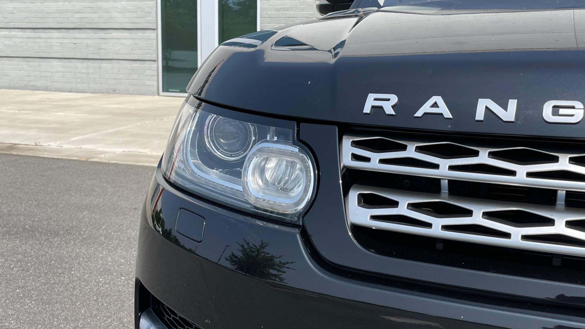 Used 2016 Land Rover RANGE ROVER SPORT V6 HSE / NAV / PANO-ROOF / MERIDIAN / CONSOLE COOLER / CAMERAS for sale Sold at Formula Imports in Charlotte NC 28227 13