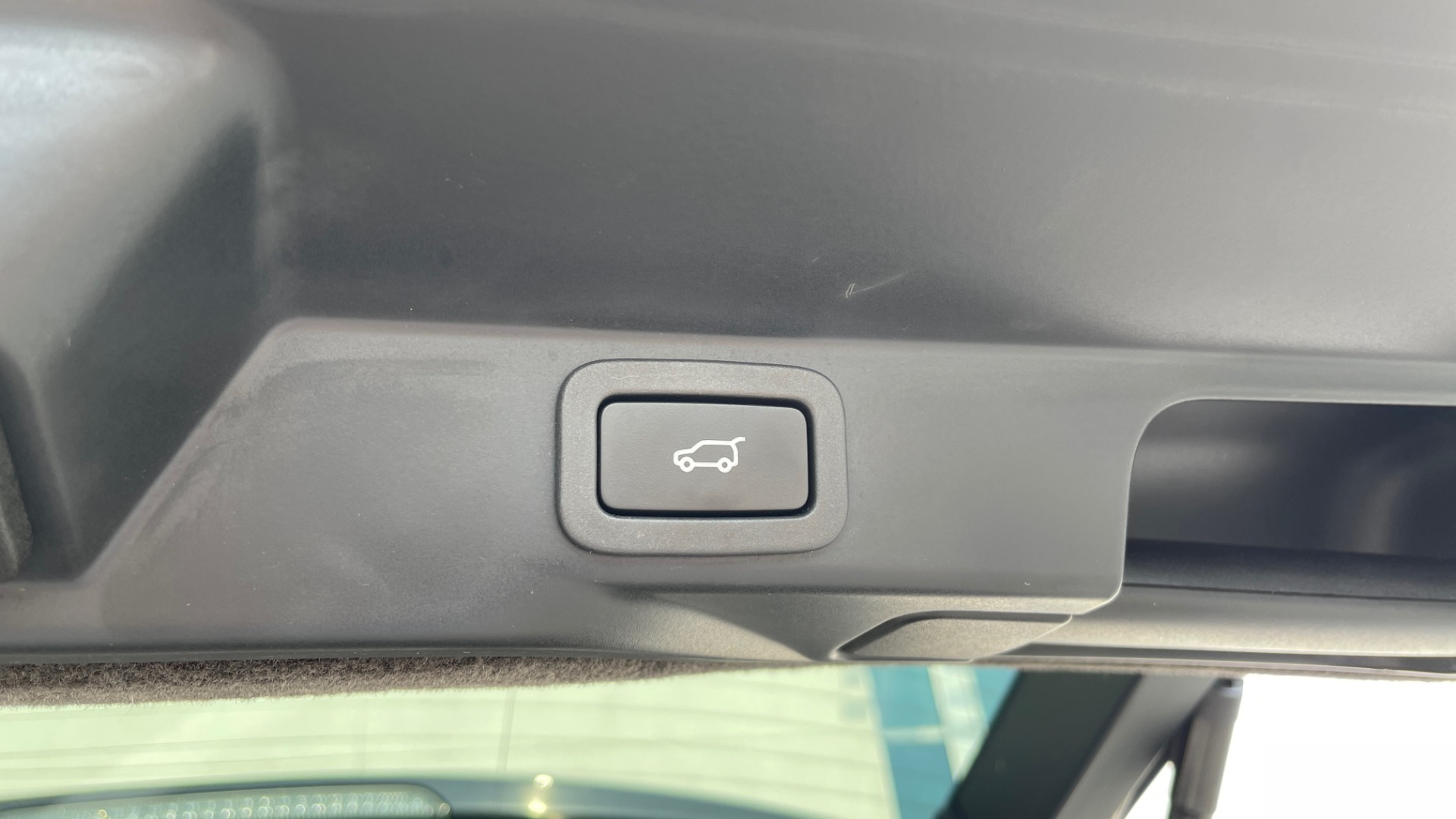 Used 2016 Land Rover RANGE ROVER SPORT V6 HSE / NAV / PANO-ROOF / MERIDIAN / CONSOLE COOLER / CAMERAS for sale Sold at Formula Imports in Charlotte NC 28227 18