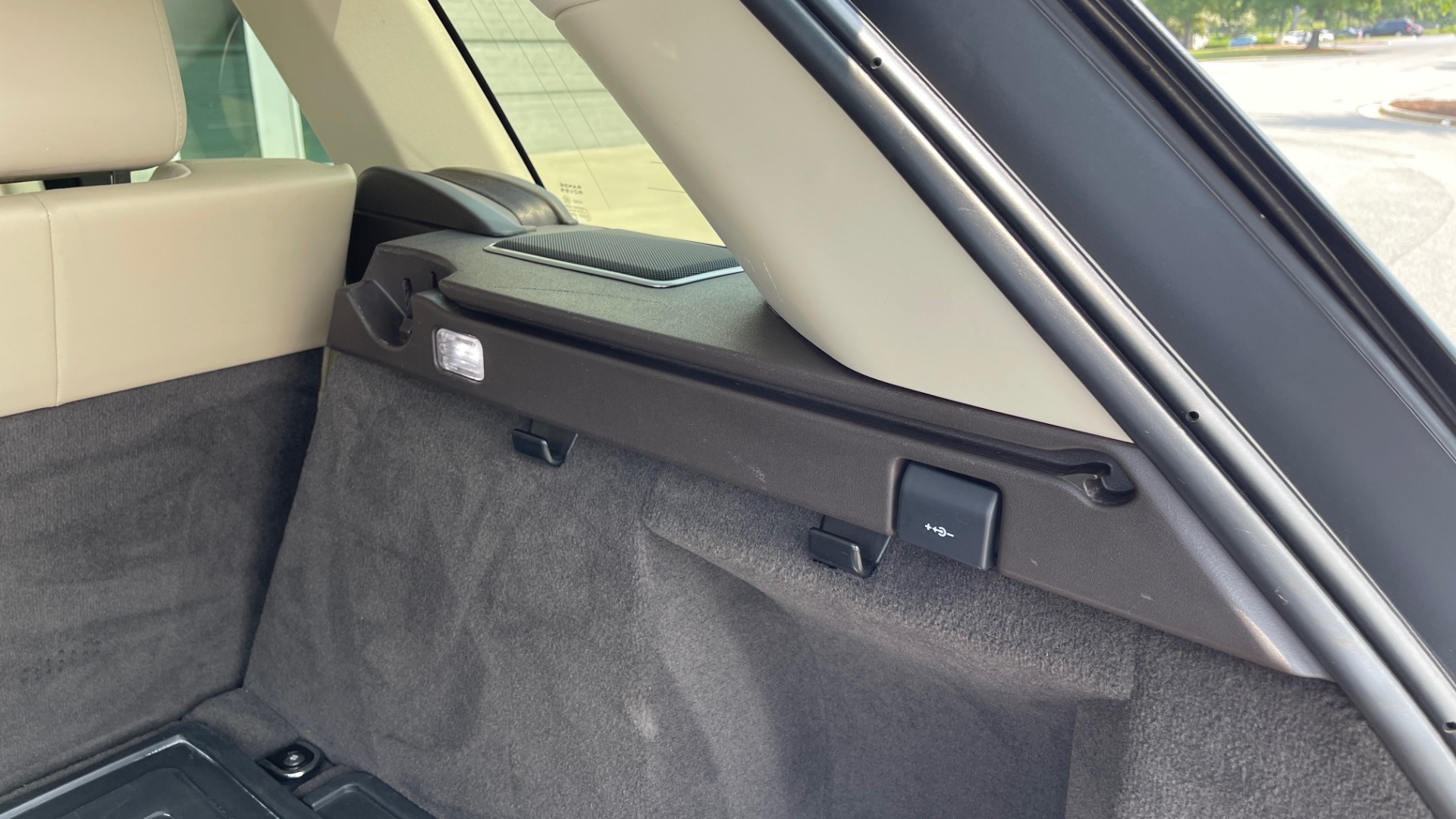 Used 2016 Land Rover RANGE ROVER SPORT V6 HSE / NAV / PANO-ROOF / MERIDIAN / CONSOLE COOLER / CAMERAS for sale Sold at Formula Imports in Charlotte NC 28227 20