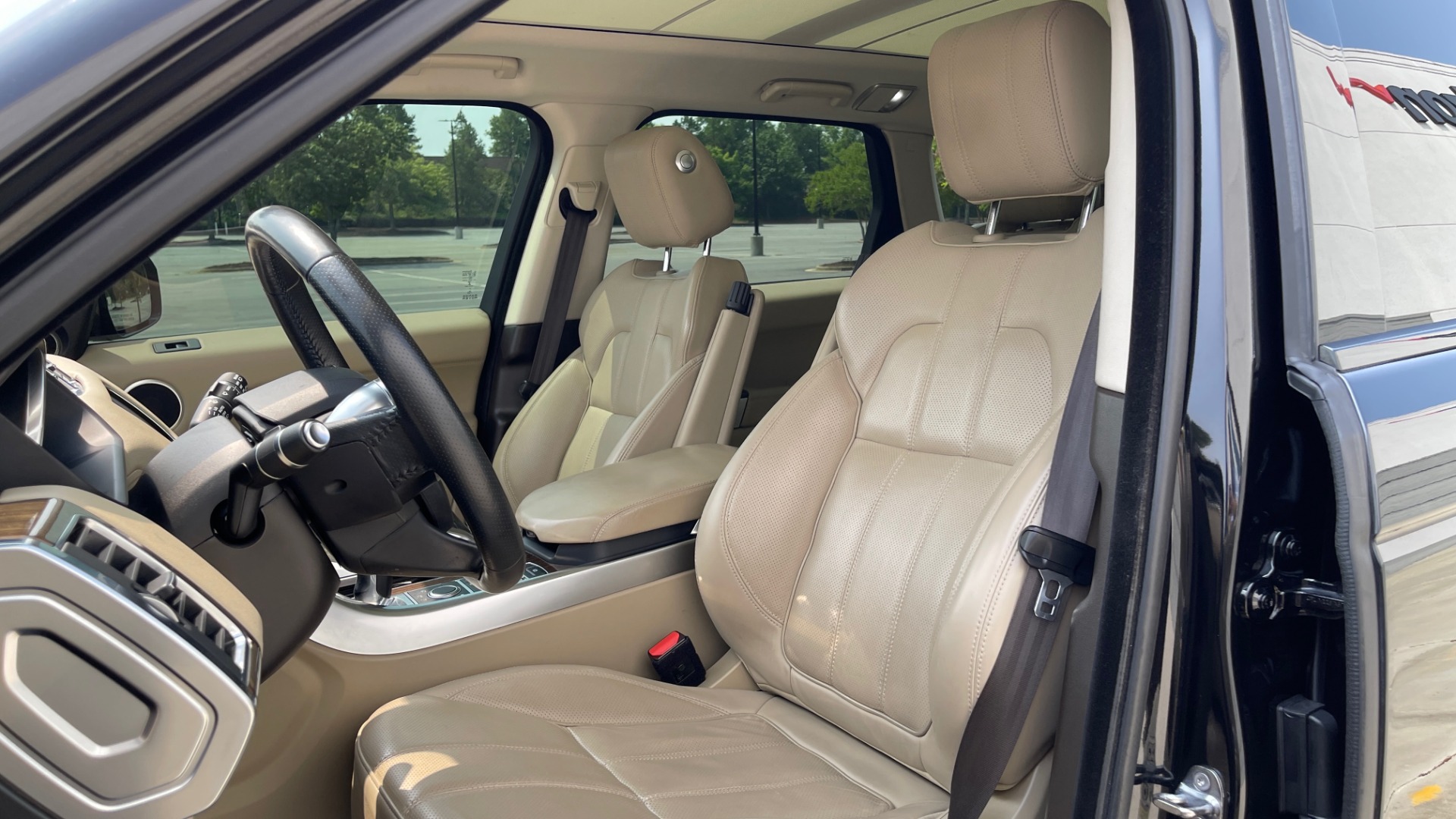 Used 2016 Land Rover RANGE ROVER SPORT V6 HSE / NAV / PANO-ROOF / MERIDIAN / CONSOLE COOLER / CAMERAS for sale Sold at Formula Imports in Charlotte NC 28227 30