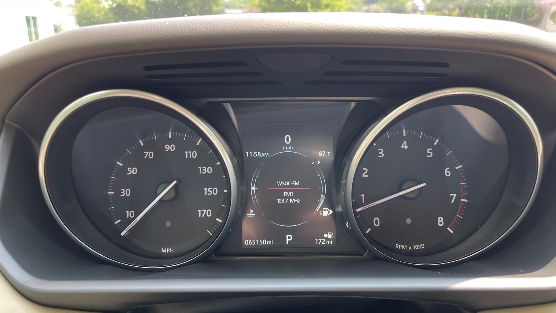 Used 2016 Land Rover RANGE ROVER SPORT V6 HSE / NAV / PANO-ROOF / MERIDIAN / CONSOLE COOLER / CAMERAS for sale Sold at Formula Imports in Charlotte NC 28227 38
