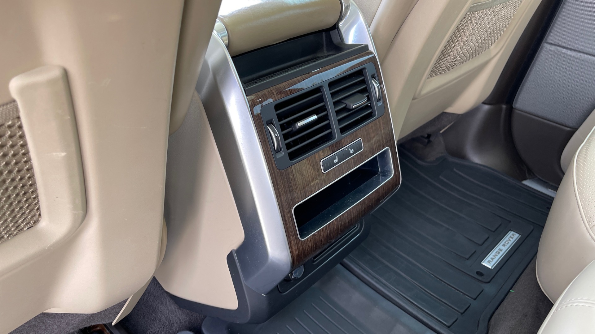Used 2016 Land Rover RANGE ROVER SPORT V6 HSE / NAV / PANO-ROOF / MERIDIAN / CONSOLE COOLER / CAMERAS for sale Sold at Formula Imports in Charlotte NC 28227 53