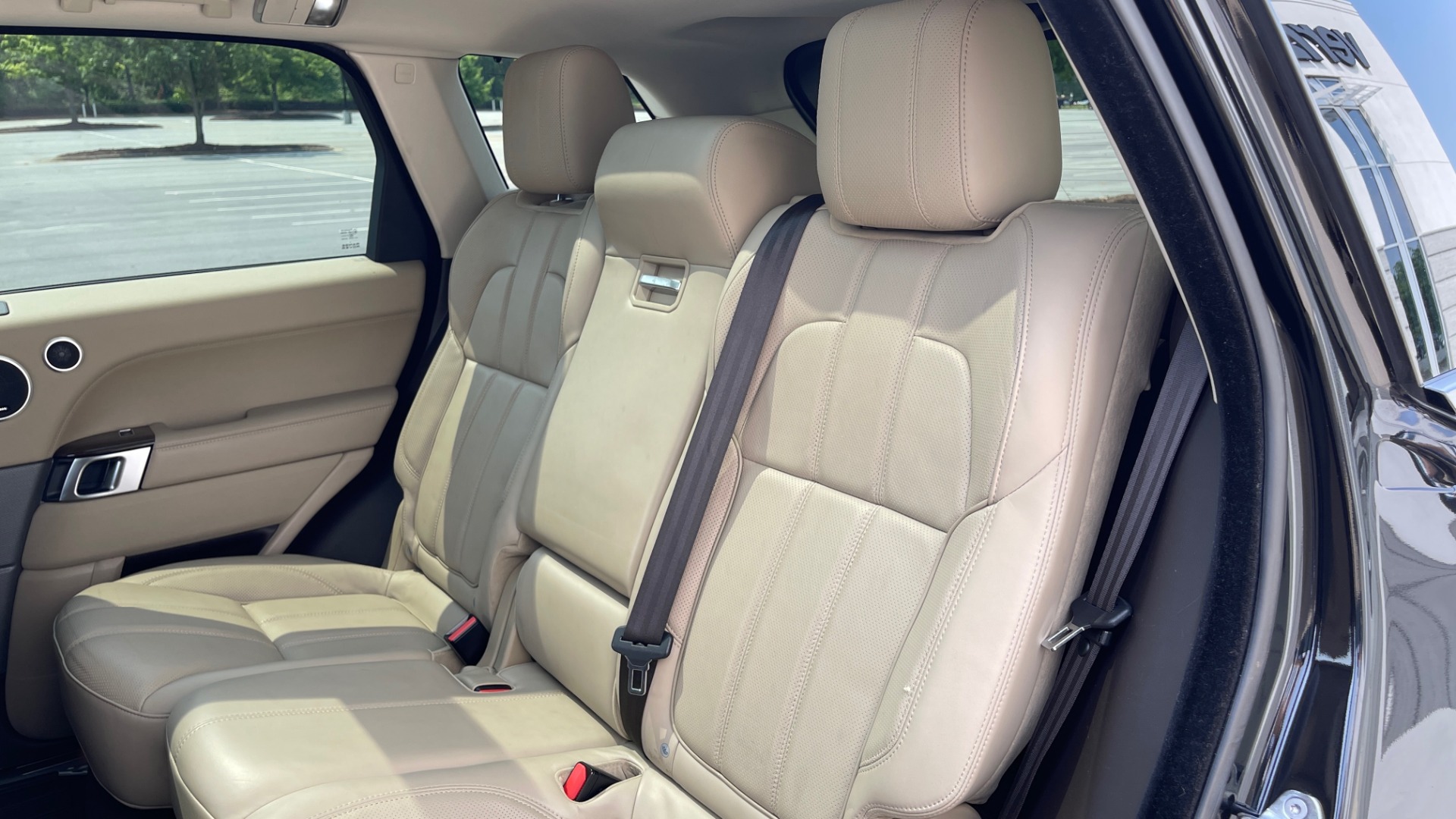 Used 2016 Land Rover RANGE ROVER SPORT V6 HSE / NAV / PANO-ROOF / MERIDIAN / CONSOLE COOLER / CAMERAS for sale Sold at Formula Imports in Charlotte NC 28227 60
