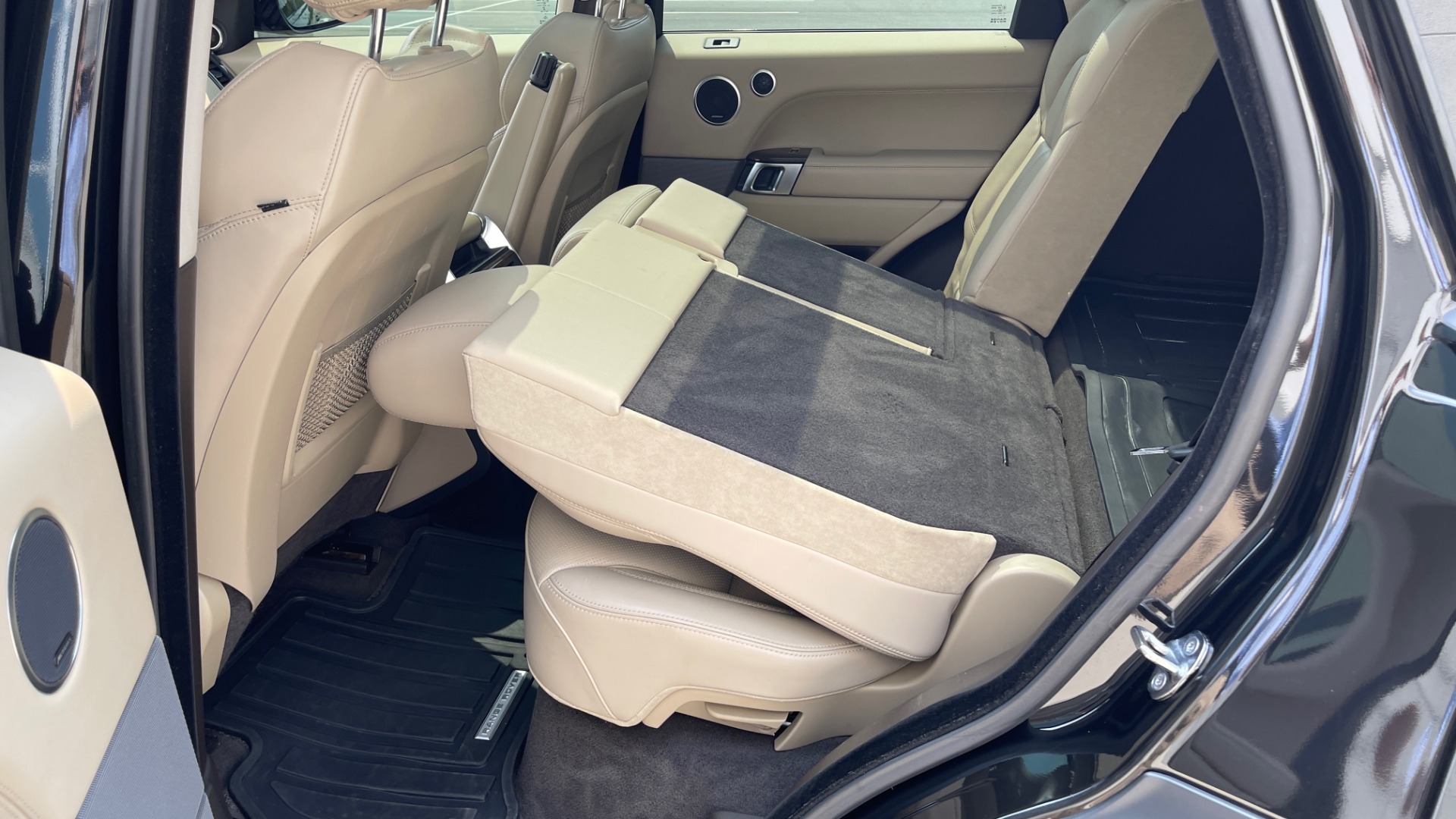 Used 2016 Land Rover RANGE ROVER SPORT V6 HSE / NAV / PANO-ROOF / MERIDIAN / CONSOLE COOLER / CAMERAS for sale Sold at Formula Imports in Charlotte NC 28227 62