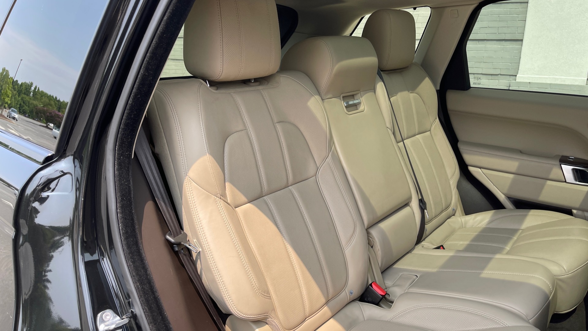 Used 2016 Land Rover RANGE ROVER SPORT V6 HSE / NAV / PANO-ROOF / MERIDIAN / CONSOLE COOLER / CAMERAS for sale Sold at Formula Imports in Charlotte NC 28227 67
