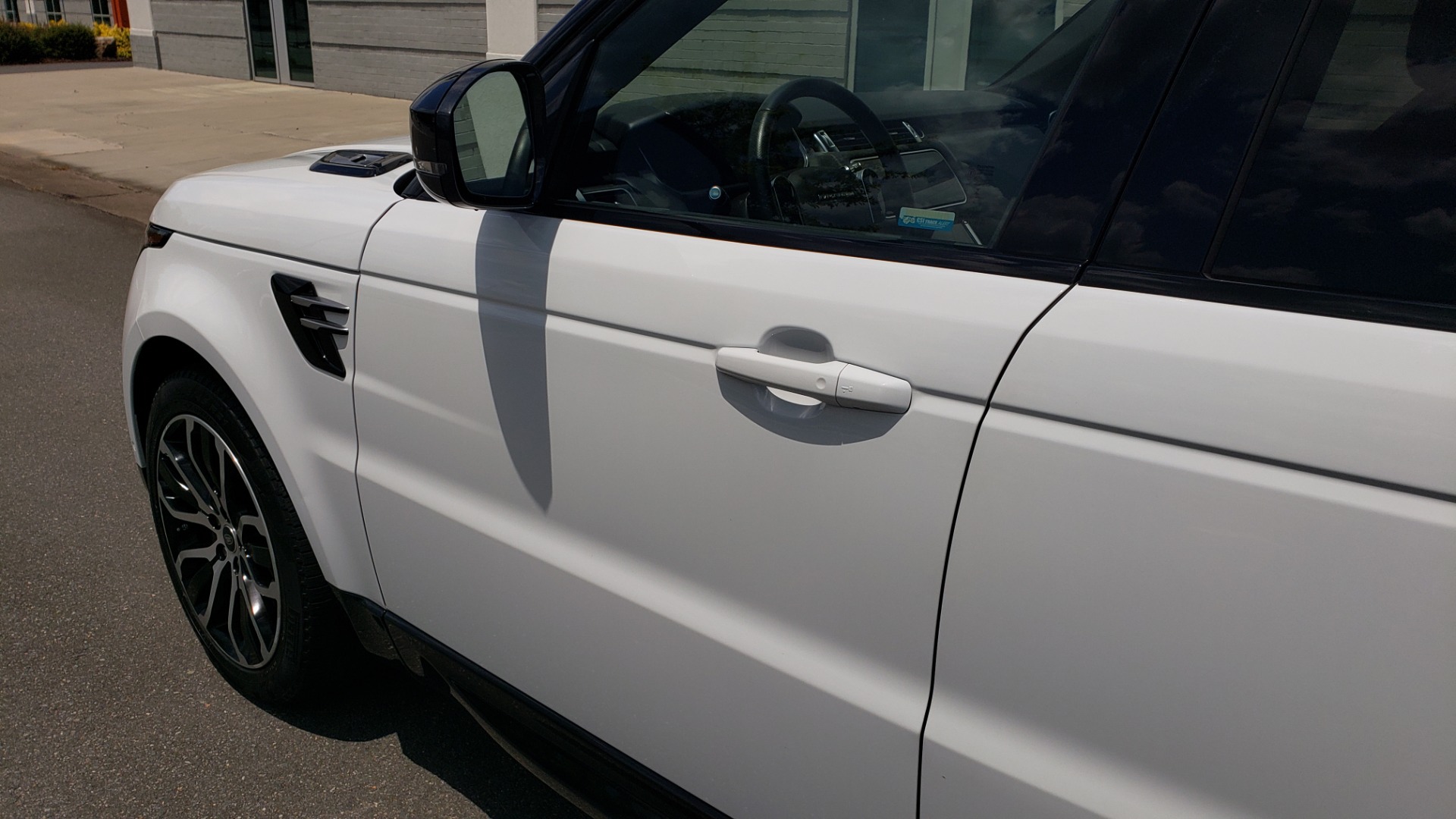 Used 2018 Land Rover RANGE ROVER SPORT HSE / 3.0L SC V6 / 4X4 / NAV / SUNROOF / LANE ASST / REARVIEW for sale Sold at Formula Imports in Charlotte NC 28227 10