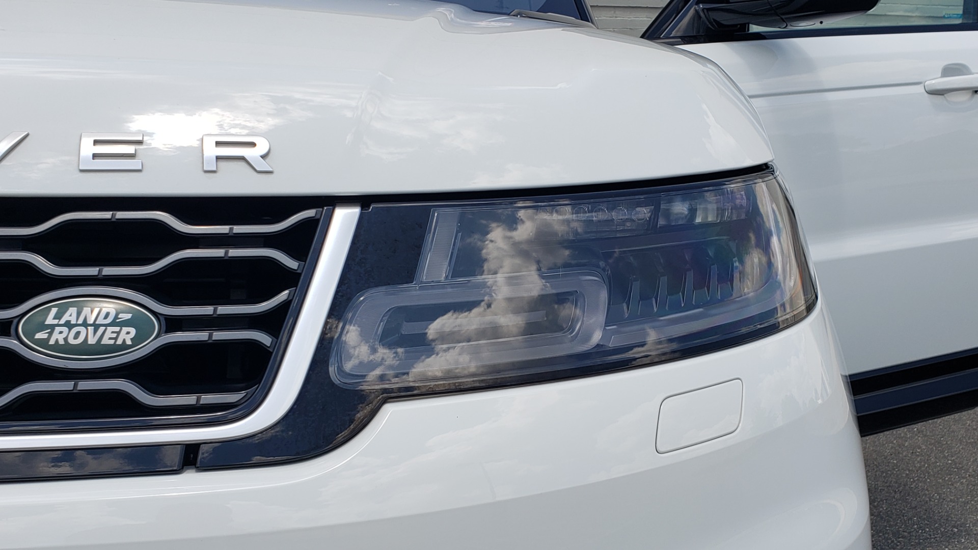 Used 2018 Land Rover RANGE ROVER SPORT HSE / 3.0L SC V6 / 4X4 / NAV / SUNROOF / LANE ASST / REARVIEW for sale Sold at Formula Imports in Charlotte NC 28227 26