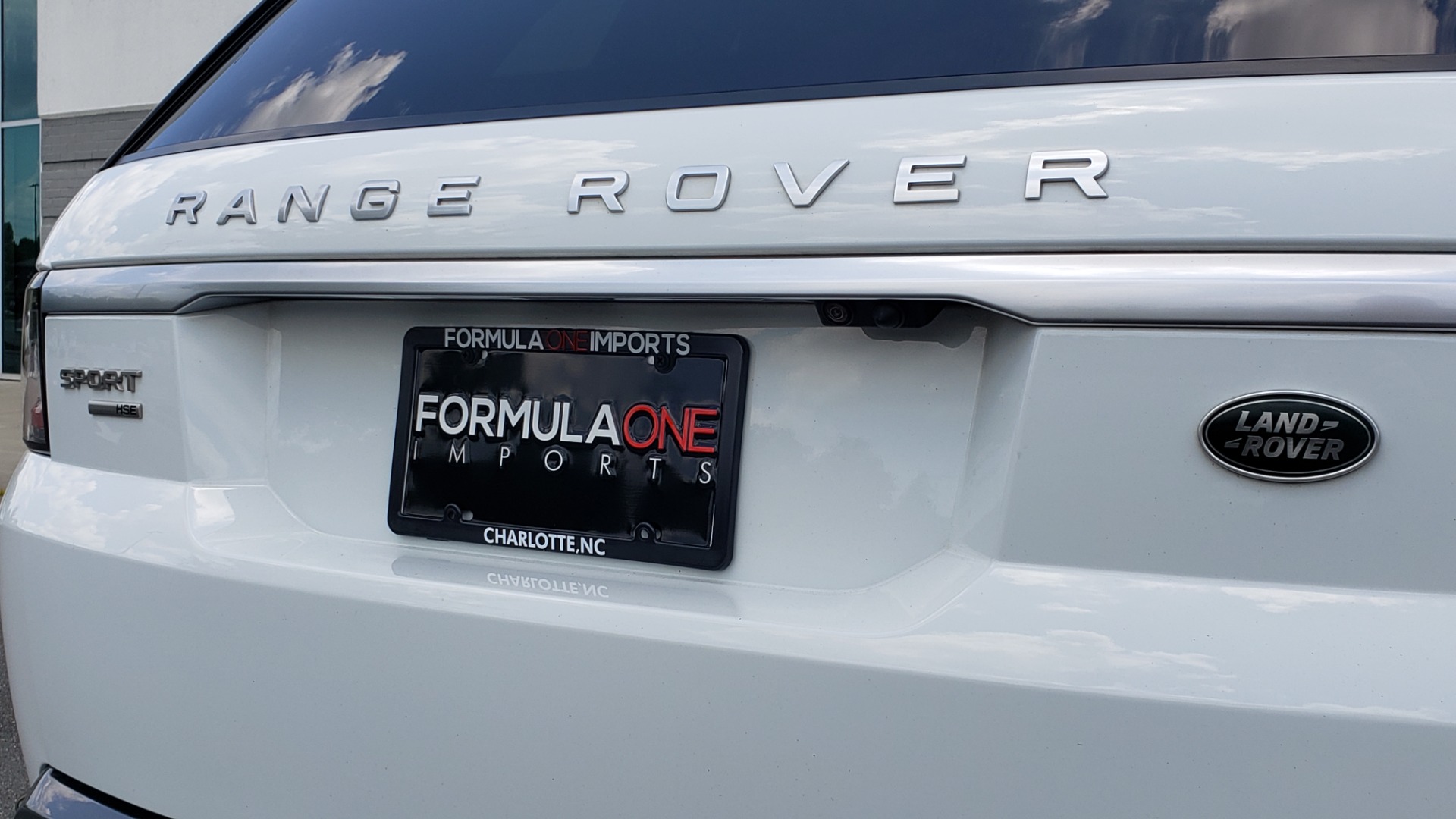 Used 2018 Land Rover RANGE ROVER SPORT HSE / 3.0L SC V6 / 4X4 / NAV / SUNROOF / LANE ASST / REARVIEW for sale Sold at Formula Imports in Charlotte NC 28227 34
