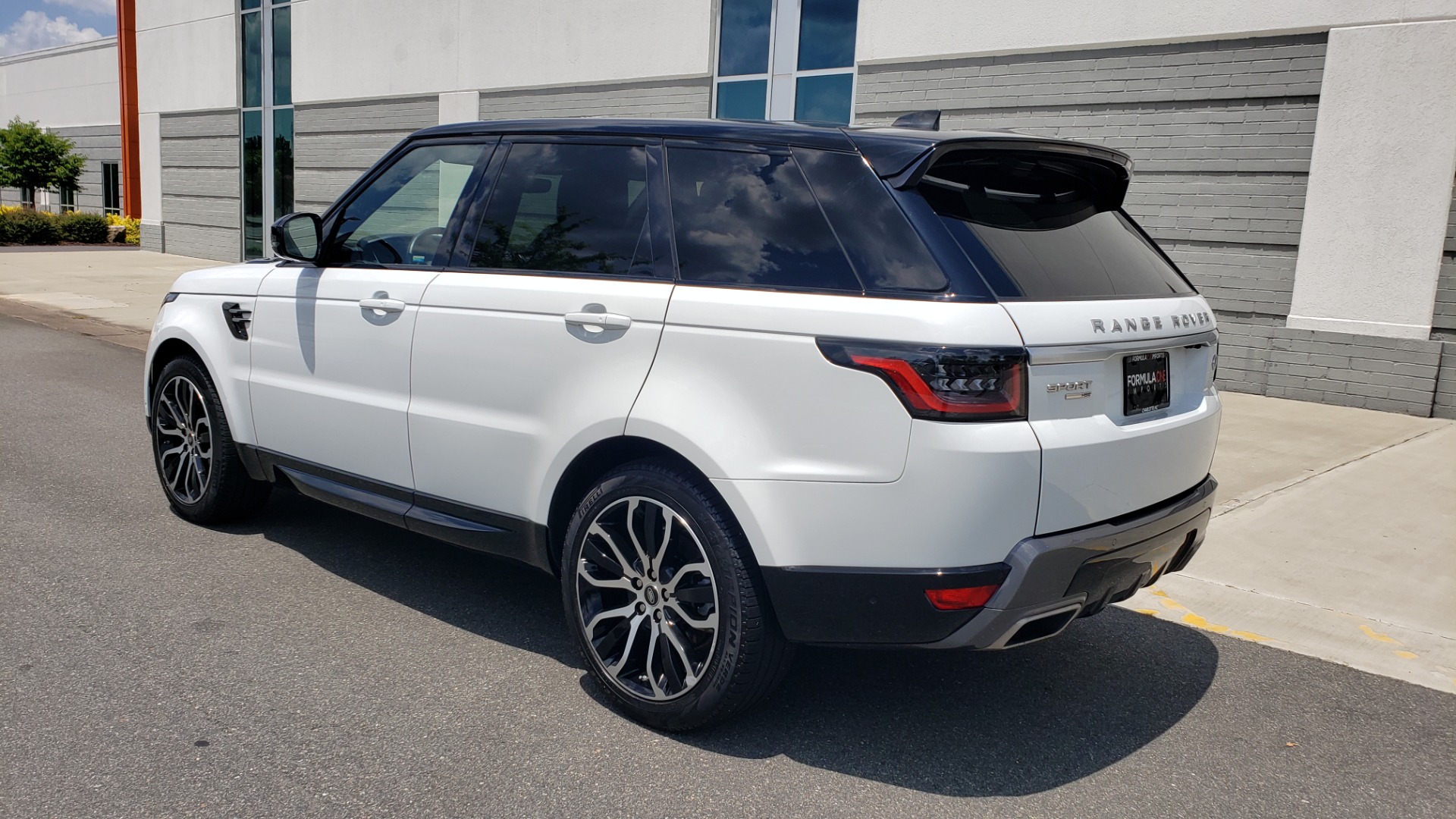 Used 2018 Land Rover RANGE ROVER SPORT HSE / 3.0L SC V6 / 4X4 / NAV / SUNROOF / LANE ASST / REARVIEW for sale Sold at Formula Imports in Charlotte NC 28227 6